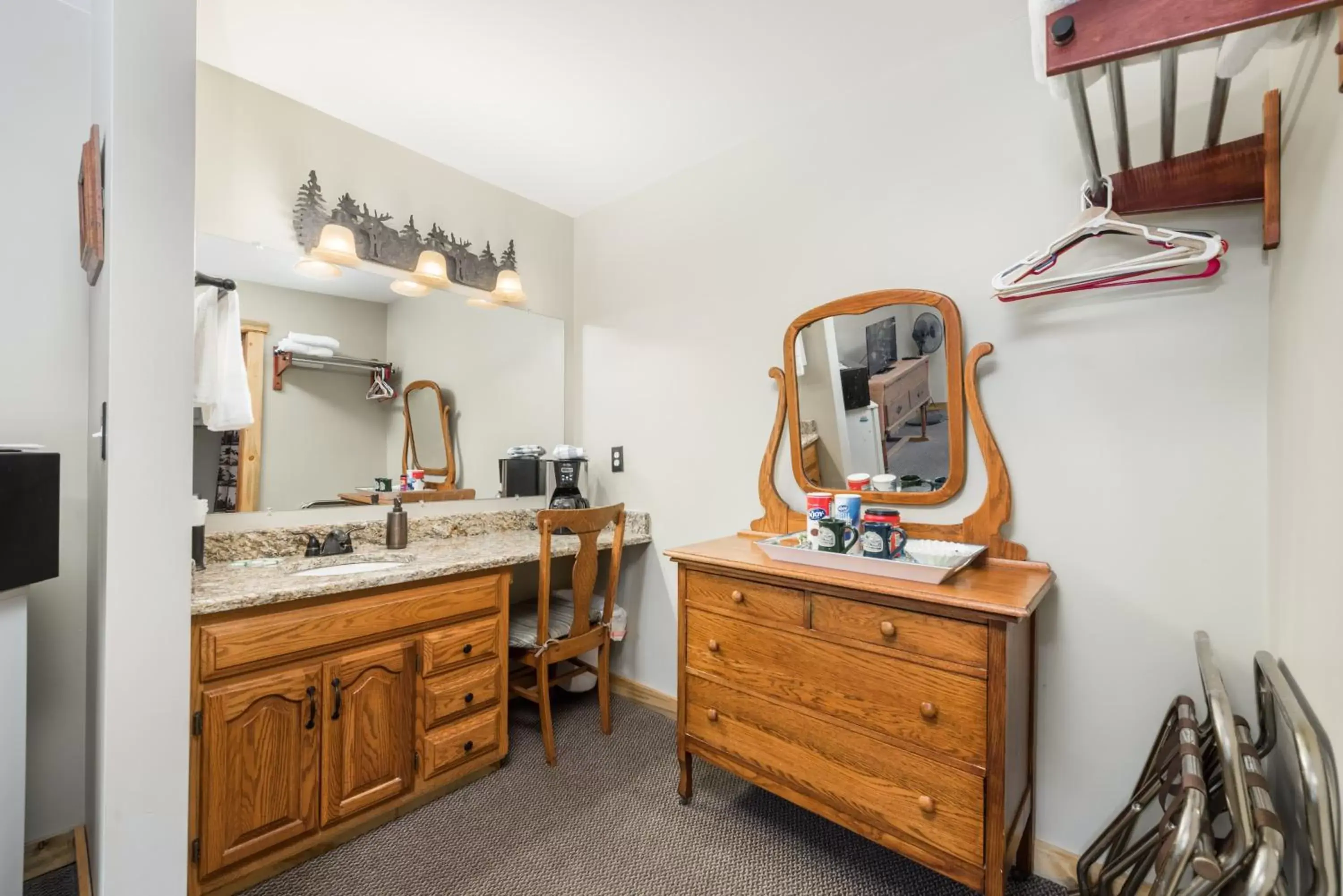 Kitchen/Kitchenette in 4 Seasons Inn on Fall River