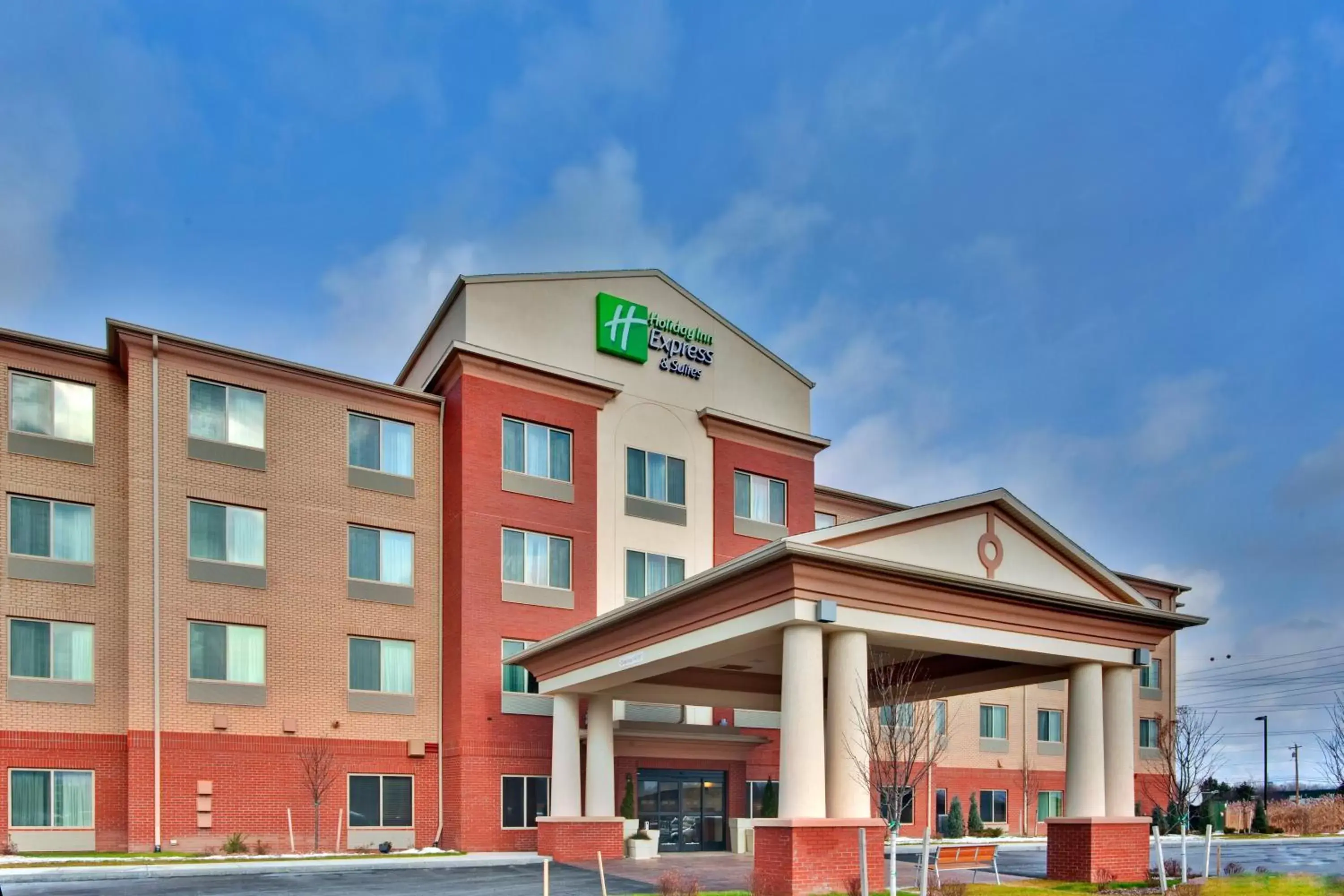 Property building in Holiday Inn Express & Suites Dewitt Syracuse, an IHG Hotel