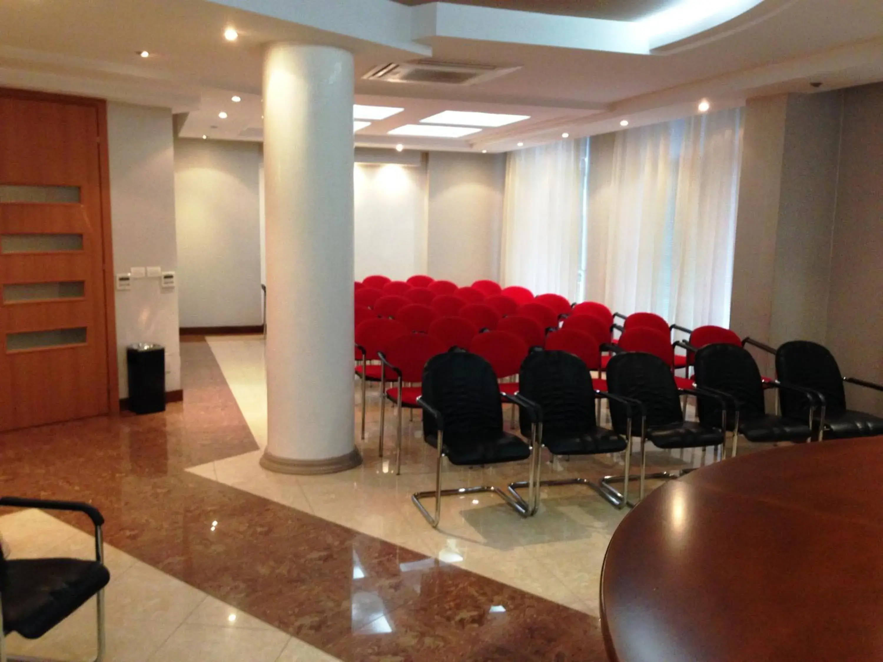 Business facilities in Hotel Arvi