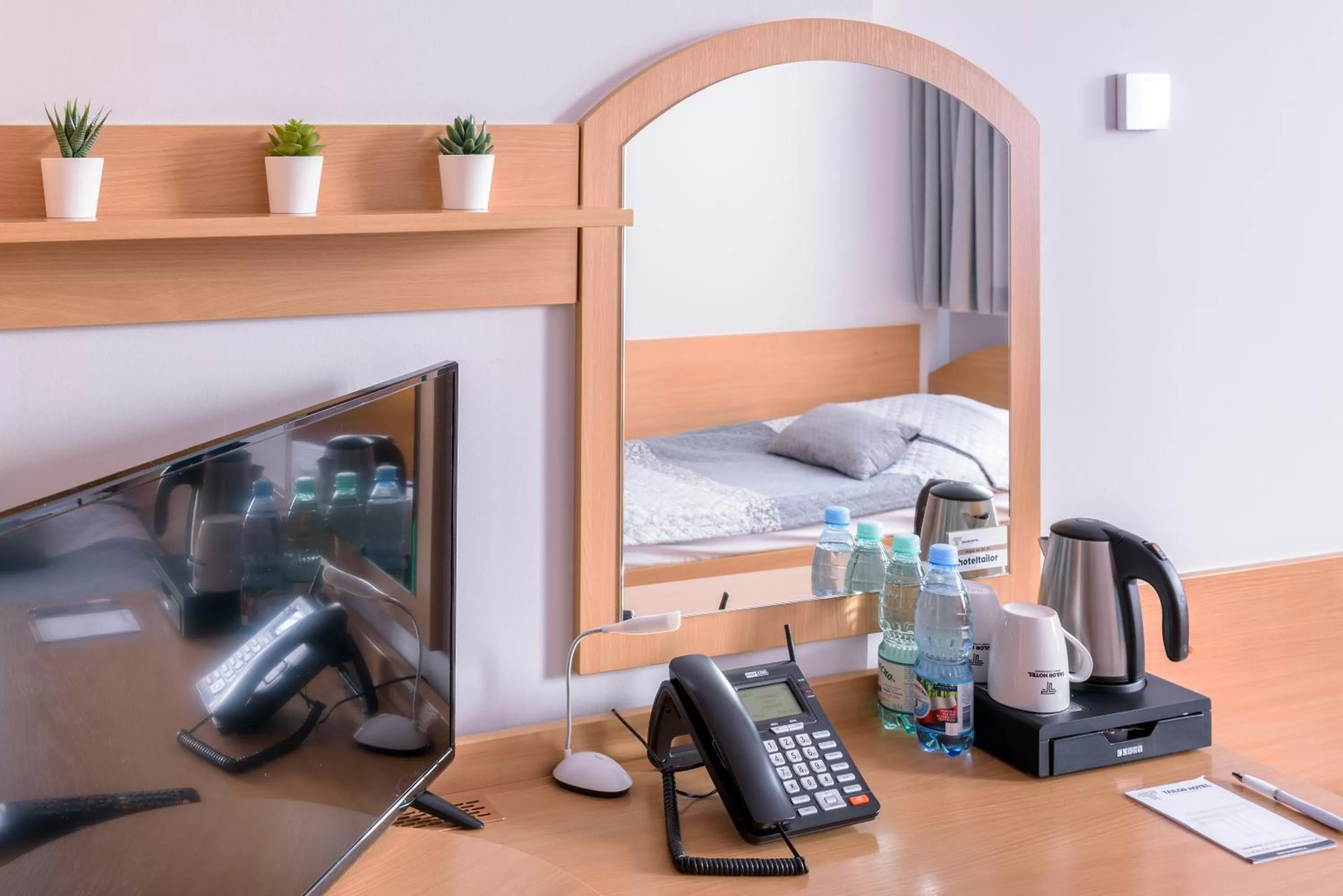 TV and multimedia in Tailor Hotel Sport & Conference