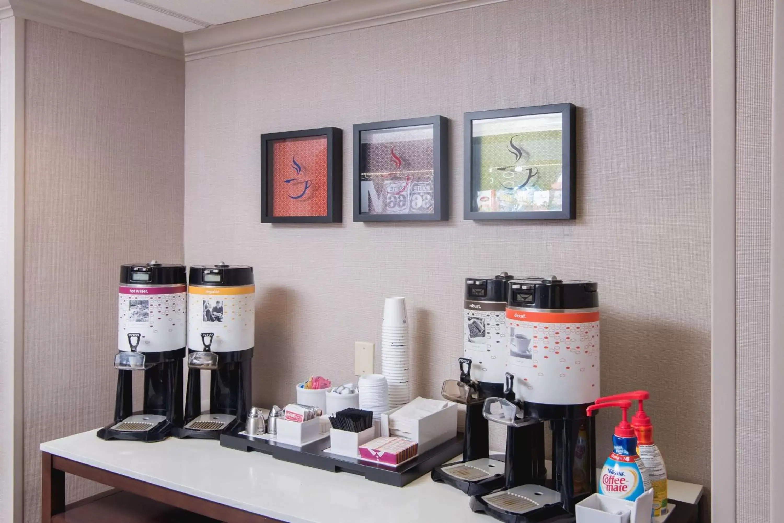 Dining area, Coffee/Tea Facilities in Hampton Inn Joplin