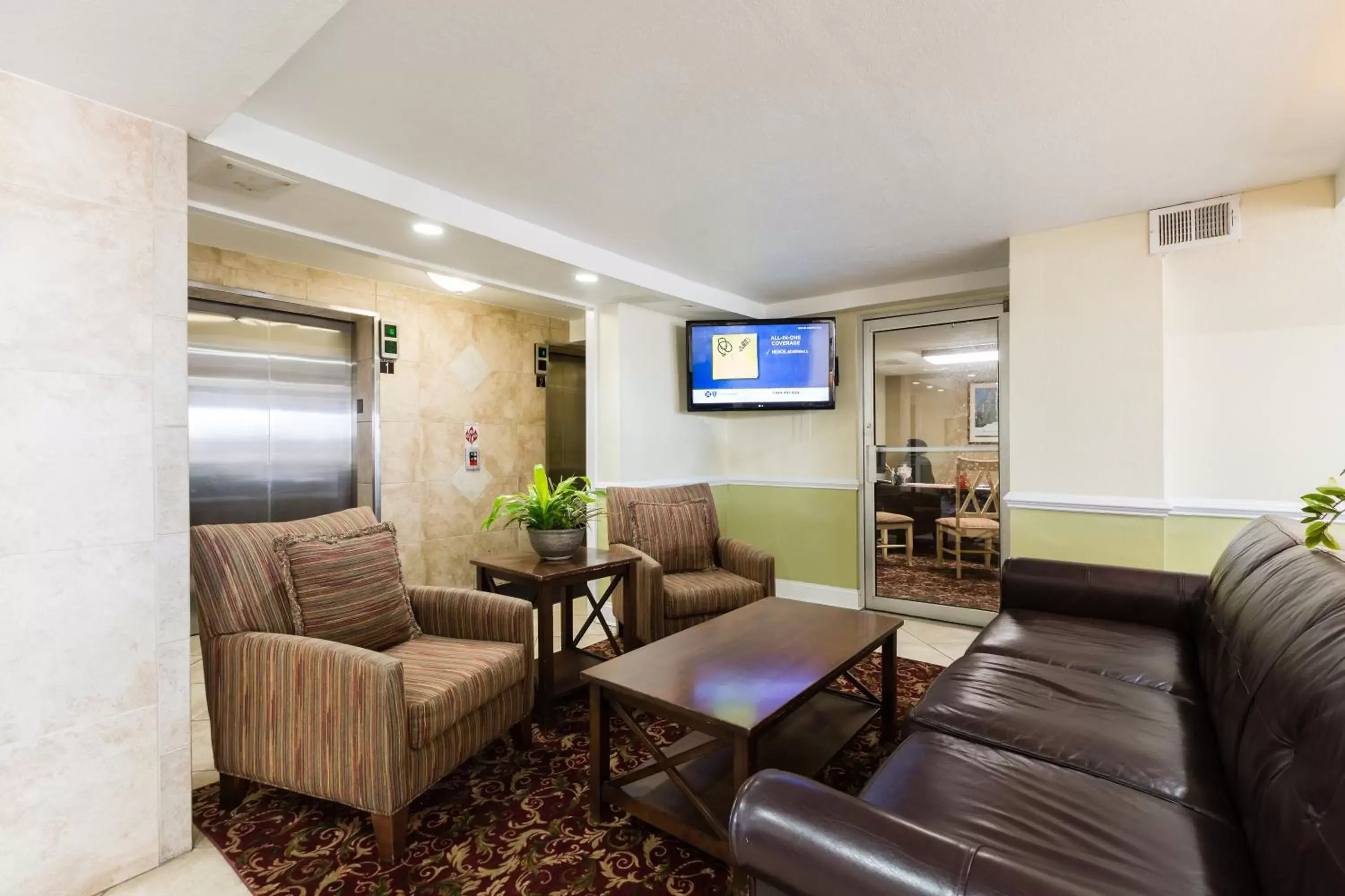 Seating Area in Maritime Beach Club by Capital Vacations