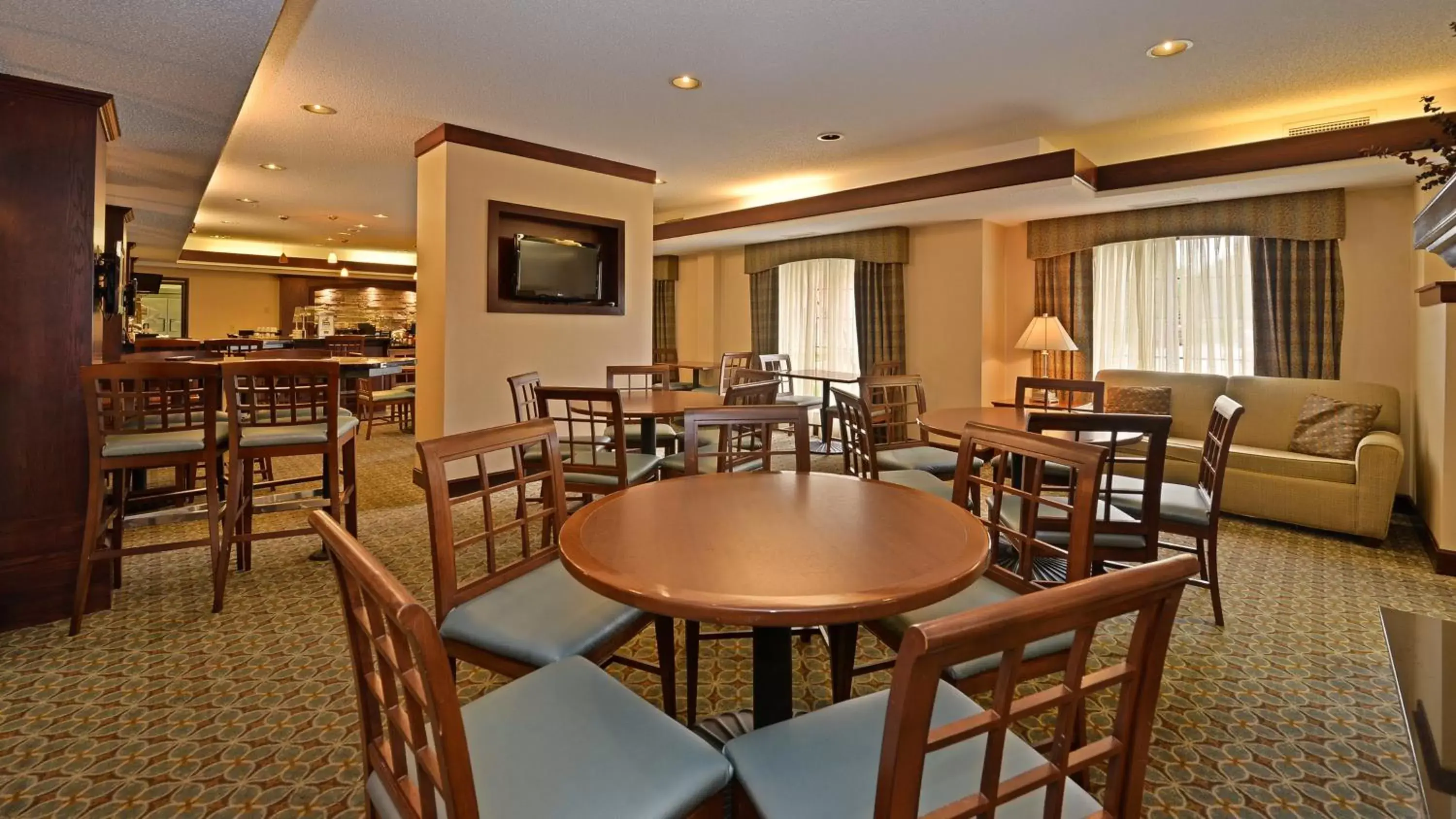 Restaurant/Places to Eat in Staybridge Suites West Des Moines, an IHG Hotel