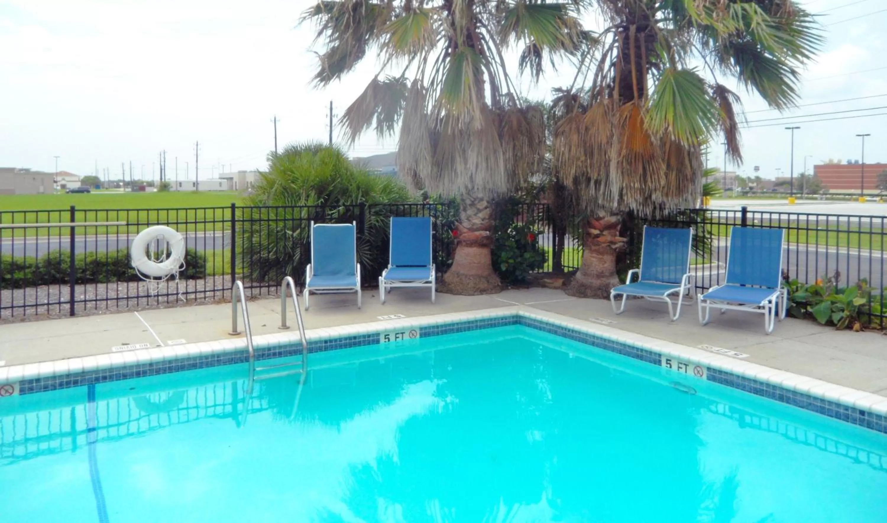 Swimming pool in Extended Stay America Suites - Corpus Christi - Staples
