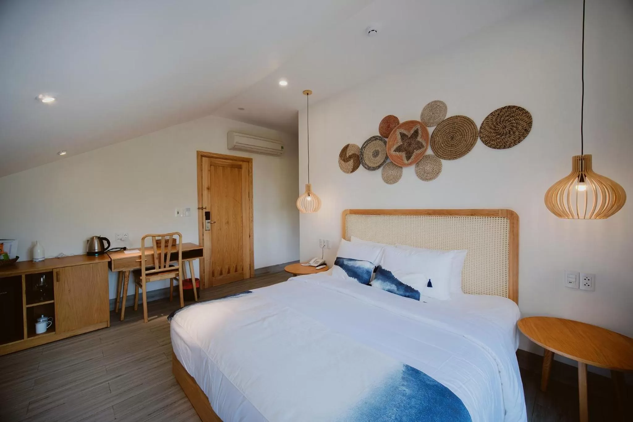 Bed in The Watermark Beachside Hotel