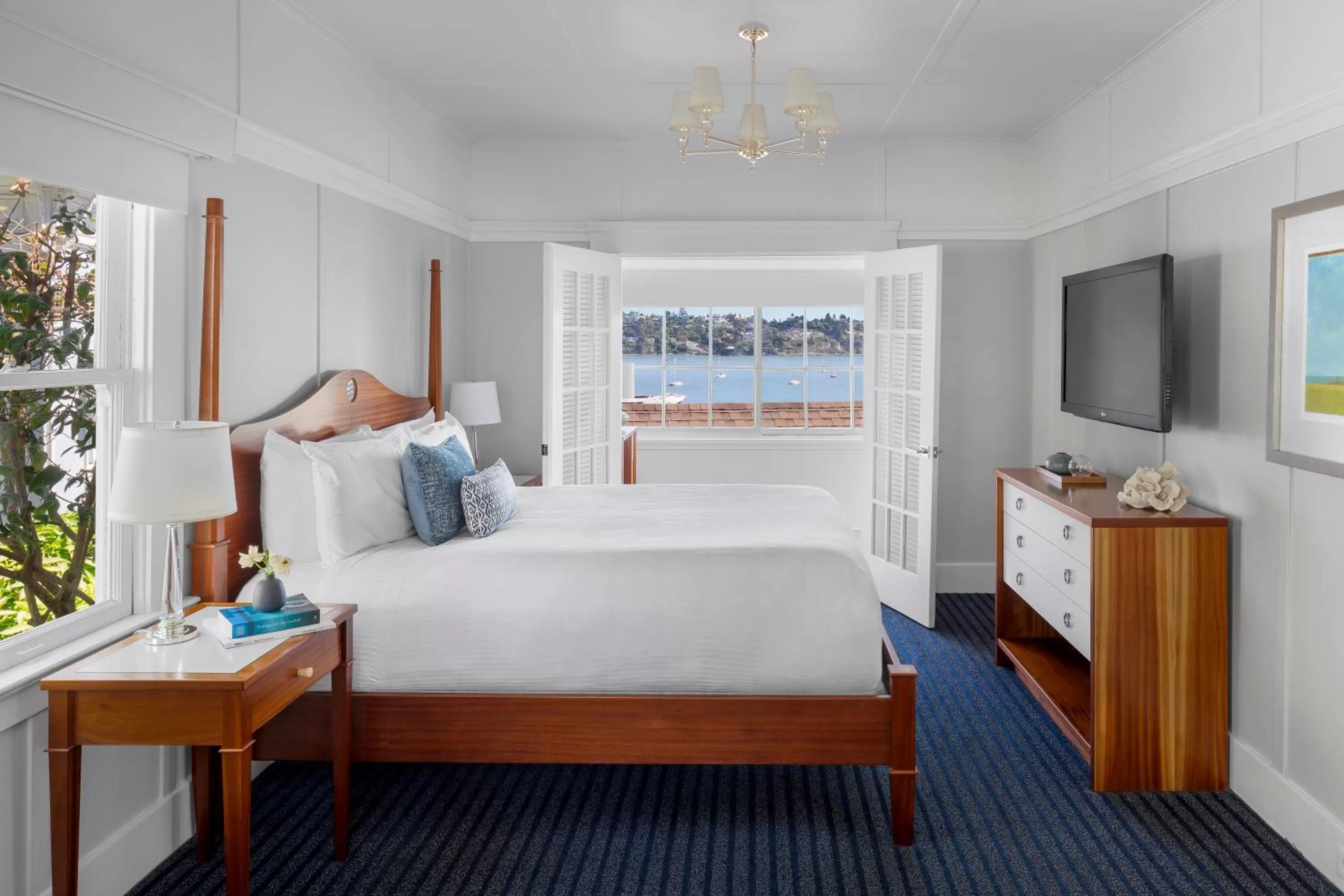 Bed in Casa Madrona Hotel and Spa