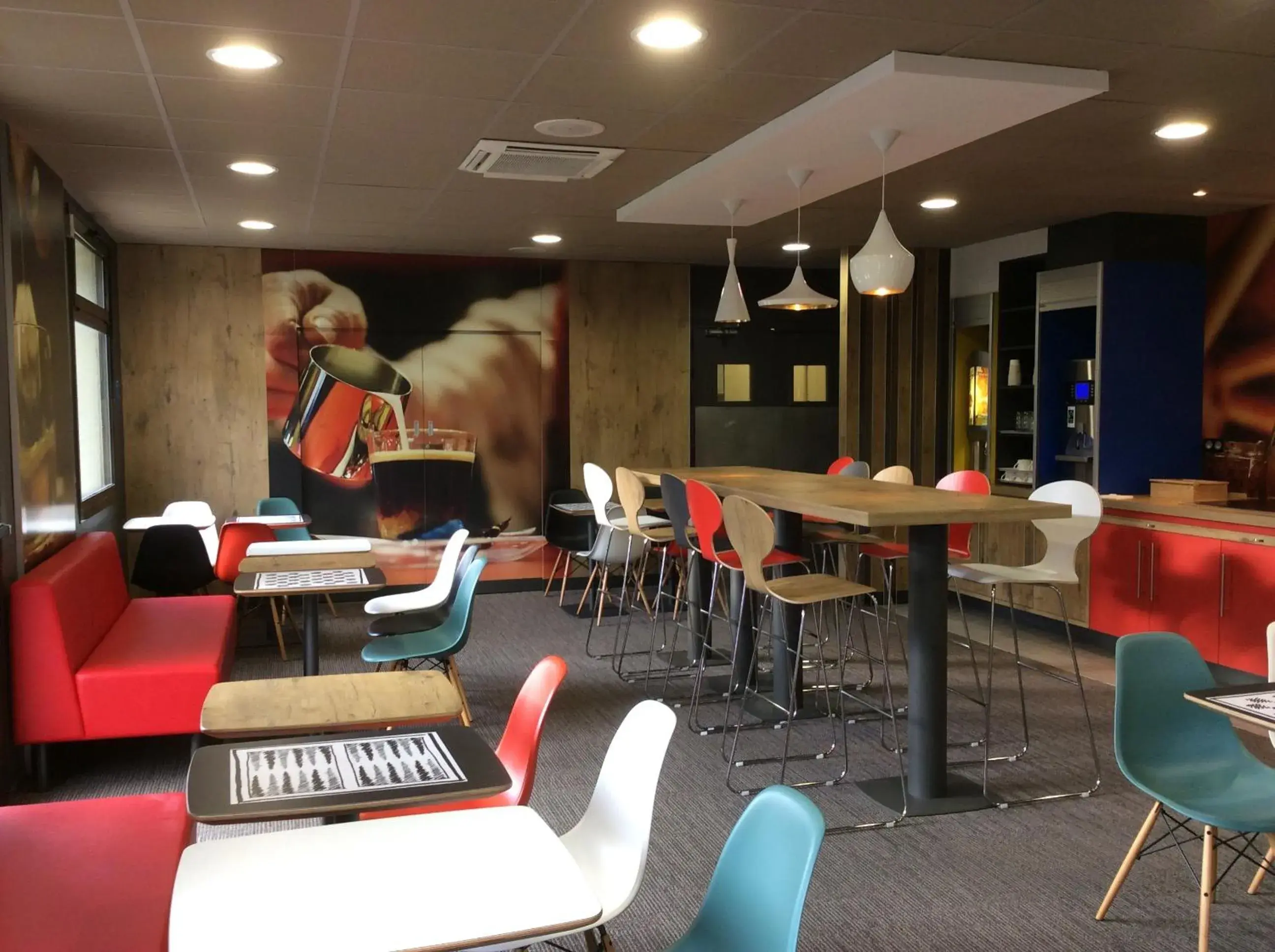 Restaurant/places to eat in ibis Chambery