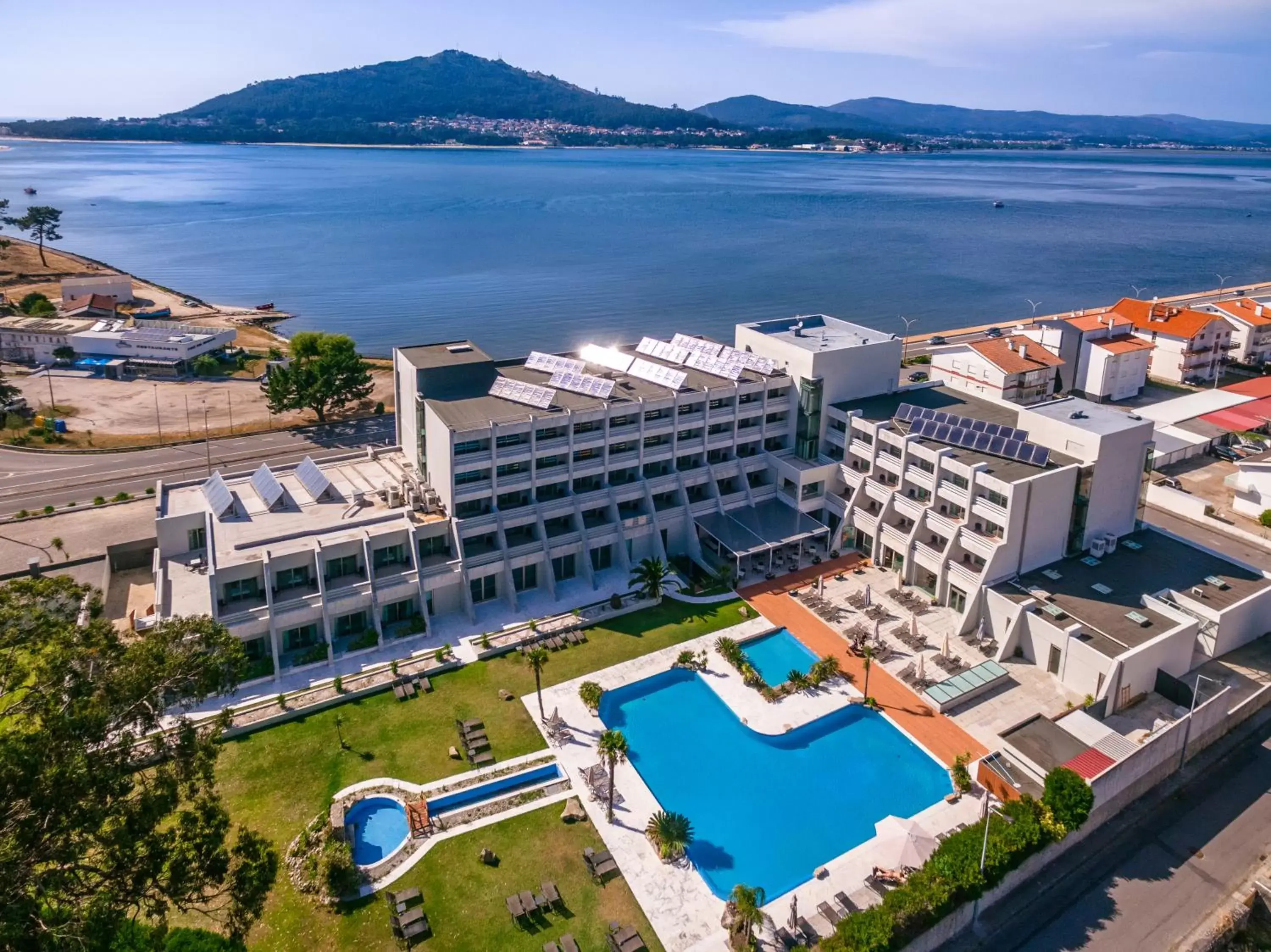 Property building, Bird's-eye View in Hotel Porta do Sol Conference & SPA