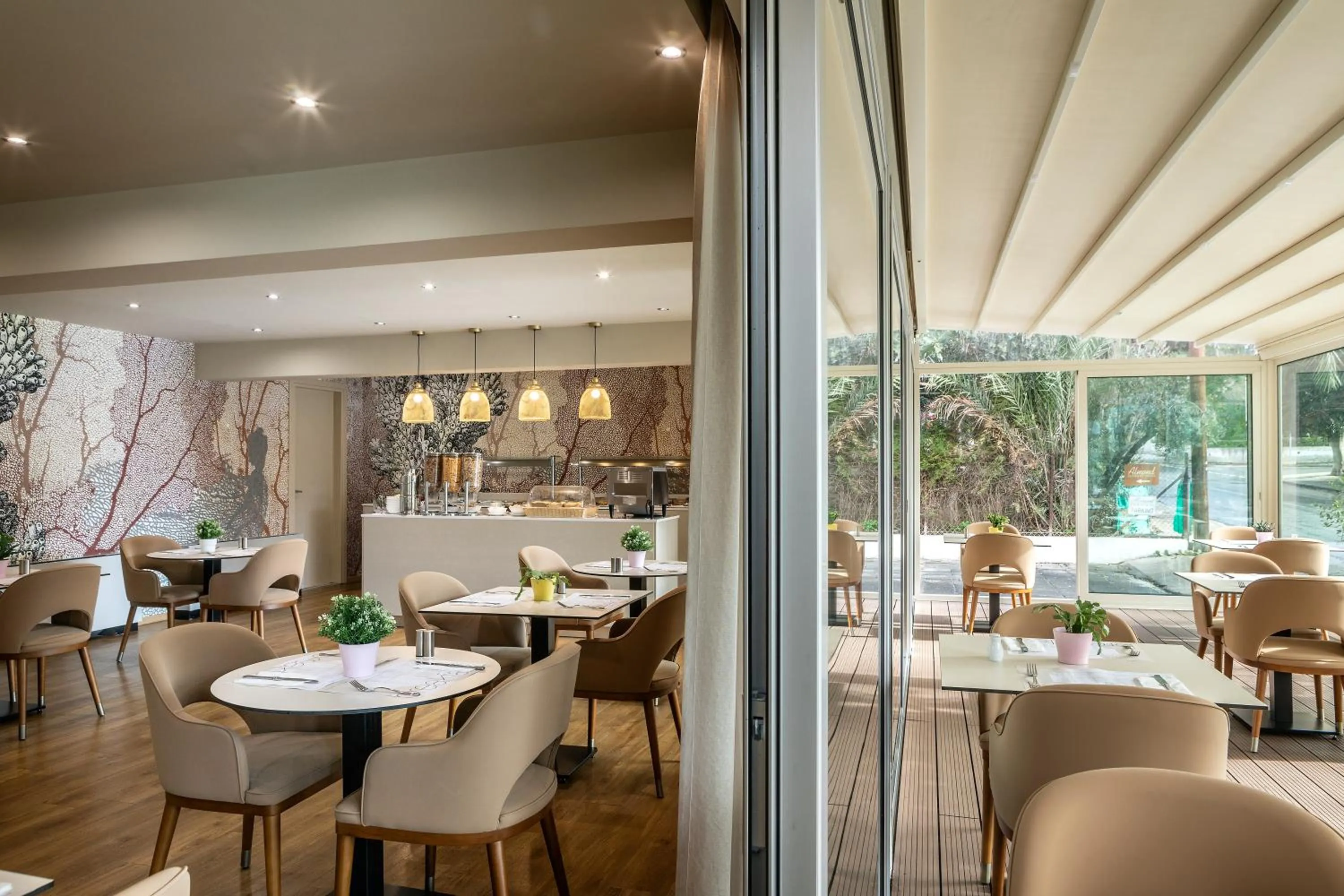 Breakfast in Almond Business Hotel