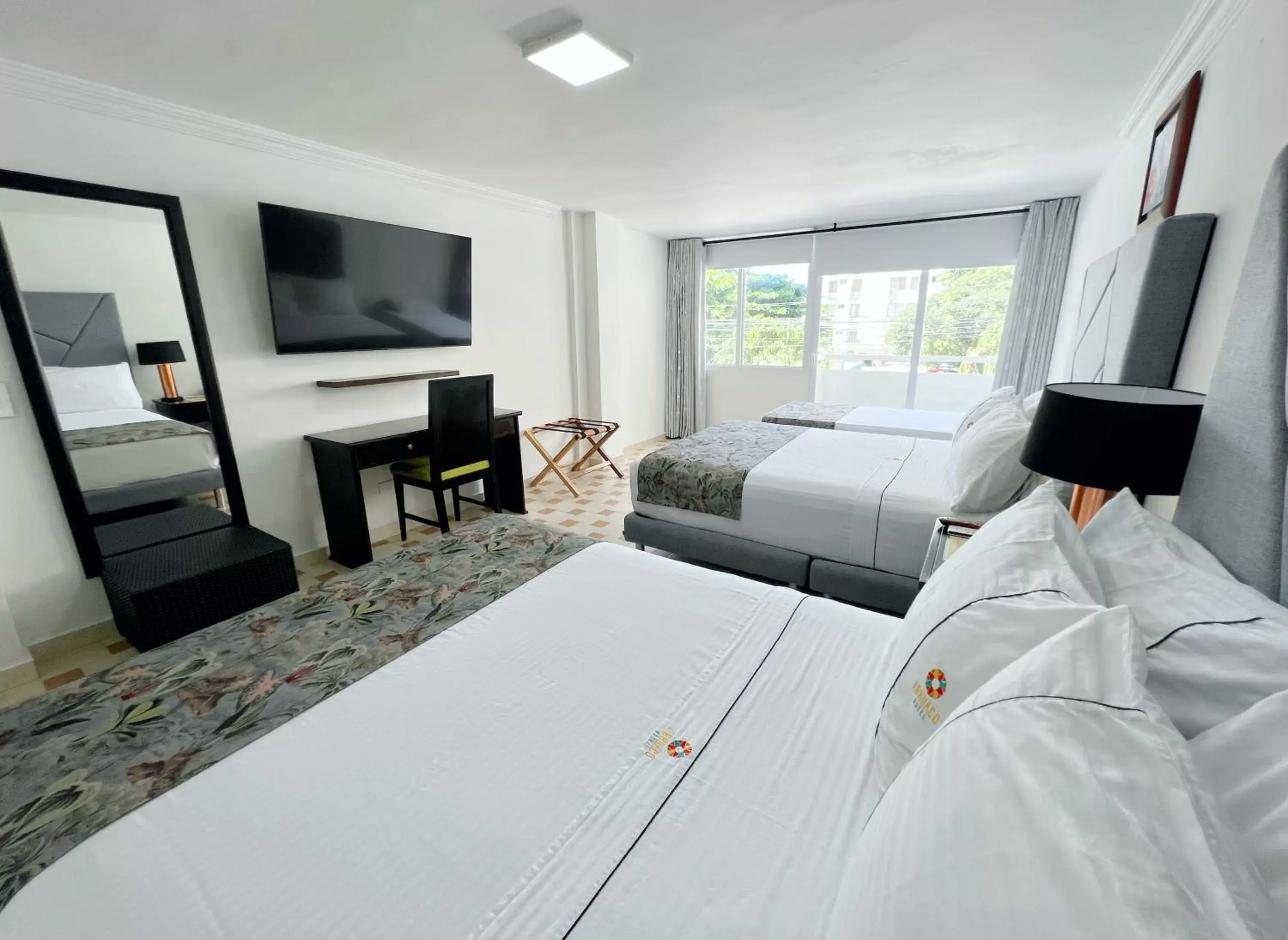 Bedroom, TV/Entertainment Center in Hotel Arhuaco