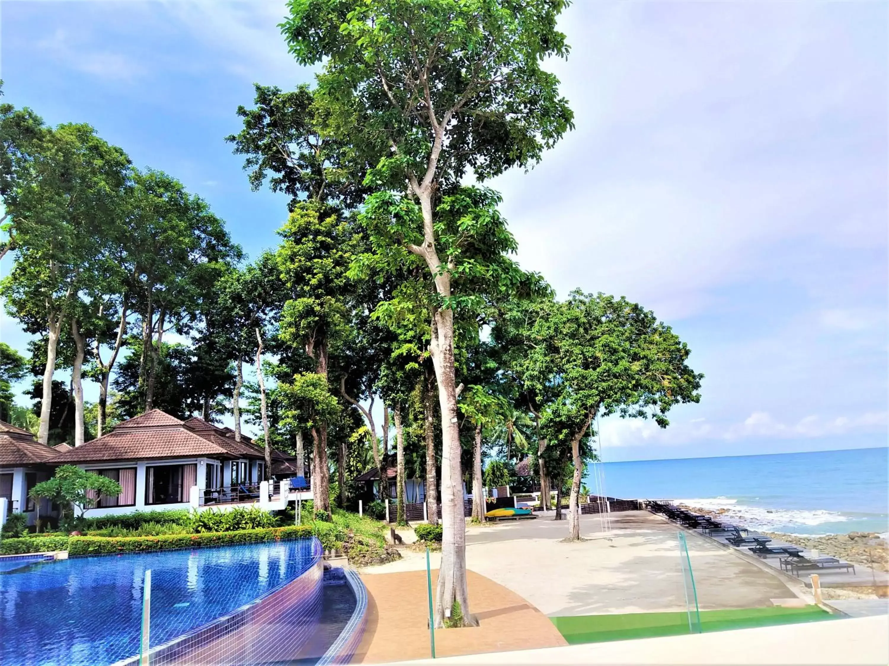 Sea view, Swimming Pool in Chang Buri Resort & Spa