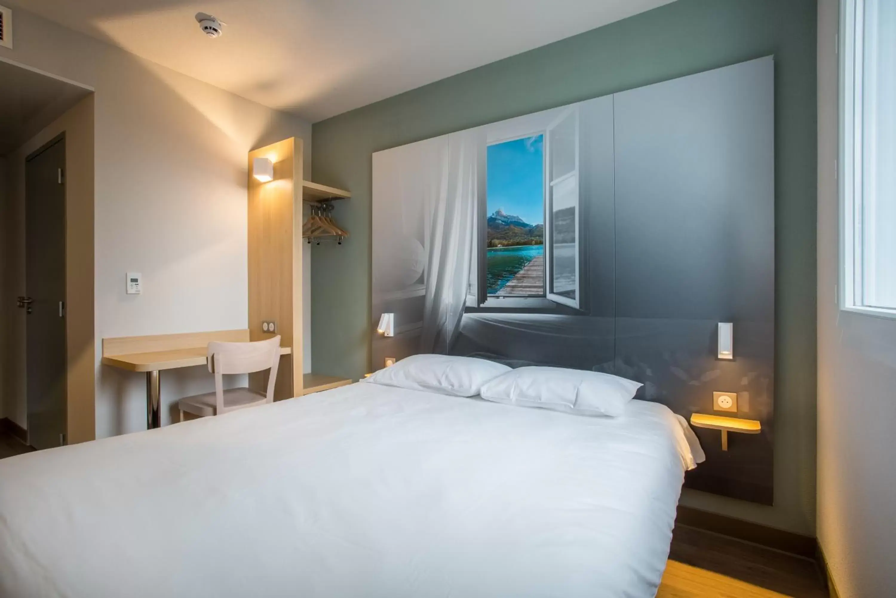 Bedroom, Bed in B&B HOTEL ANNEMASSE Saint-Cergues