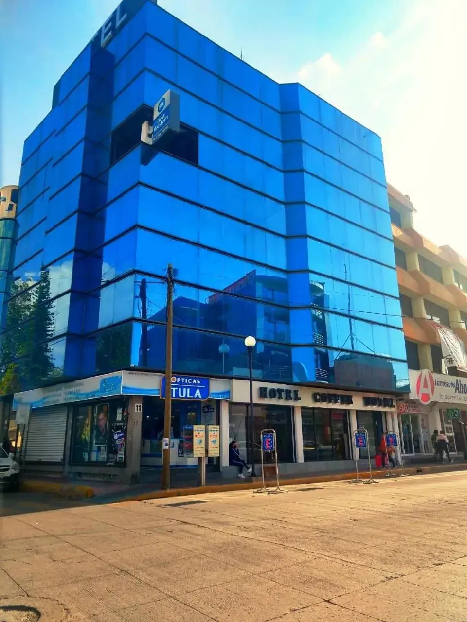 Property Building in Best Western Real Tula Express