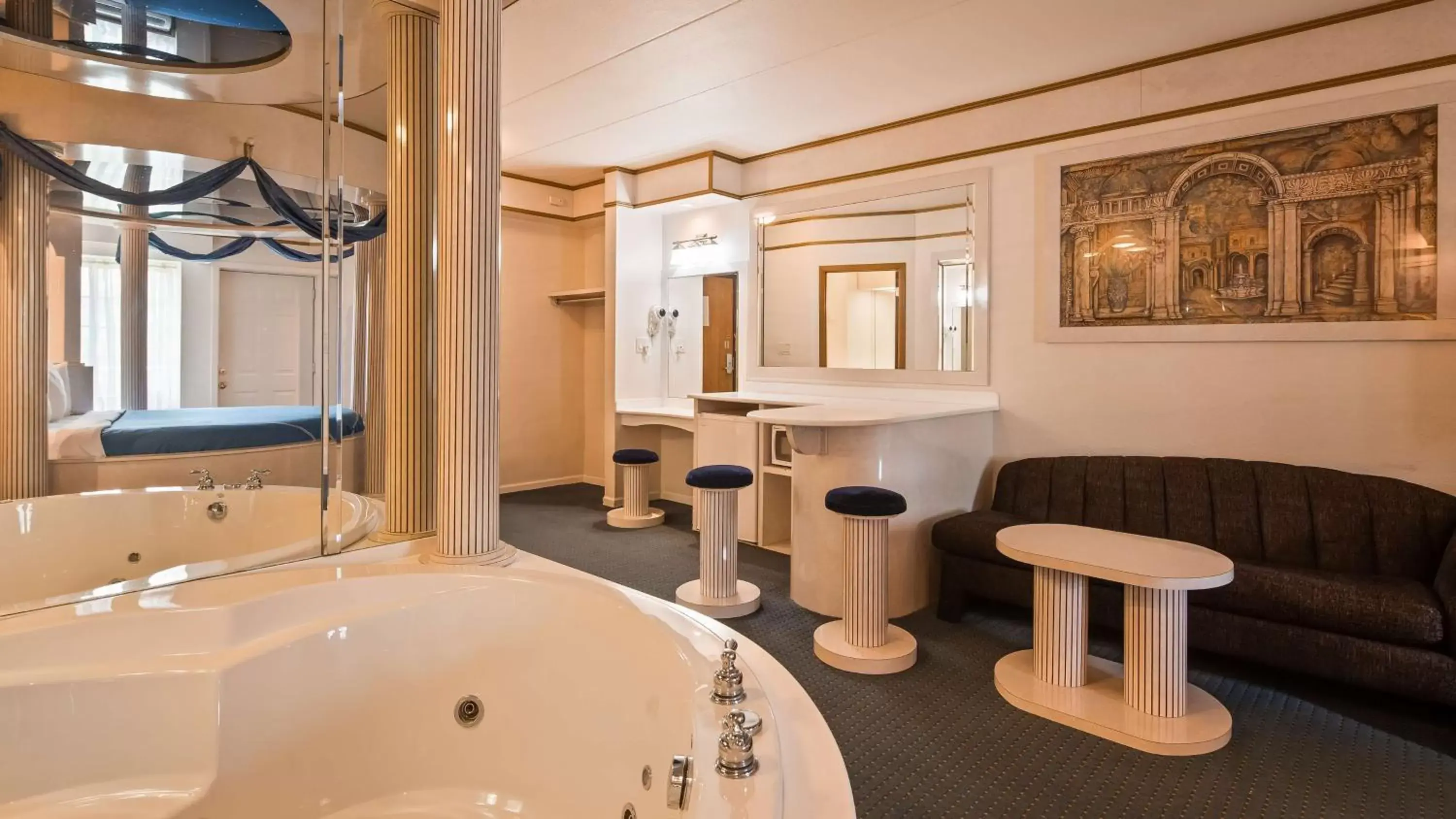 Bedroom, Bathroom in Best Western Galena Inn & Suites