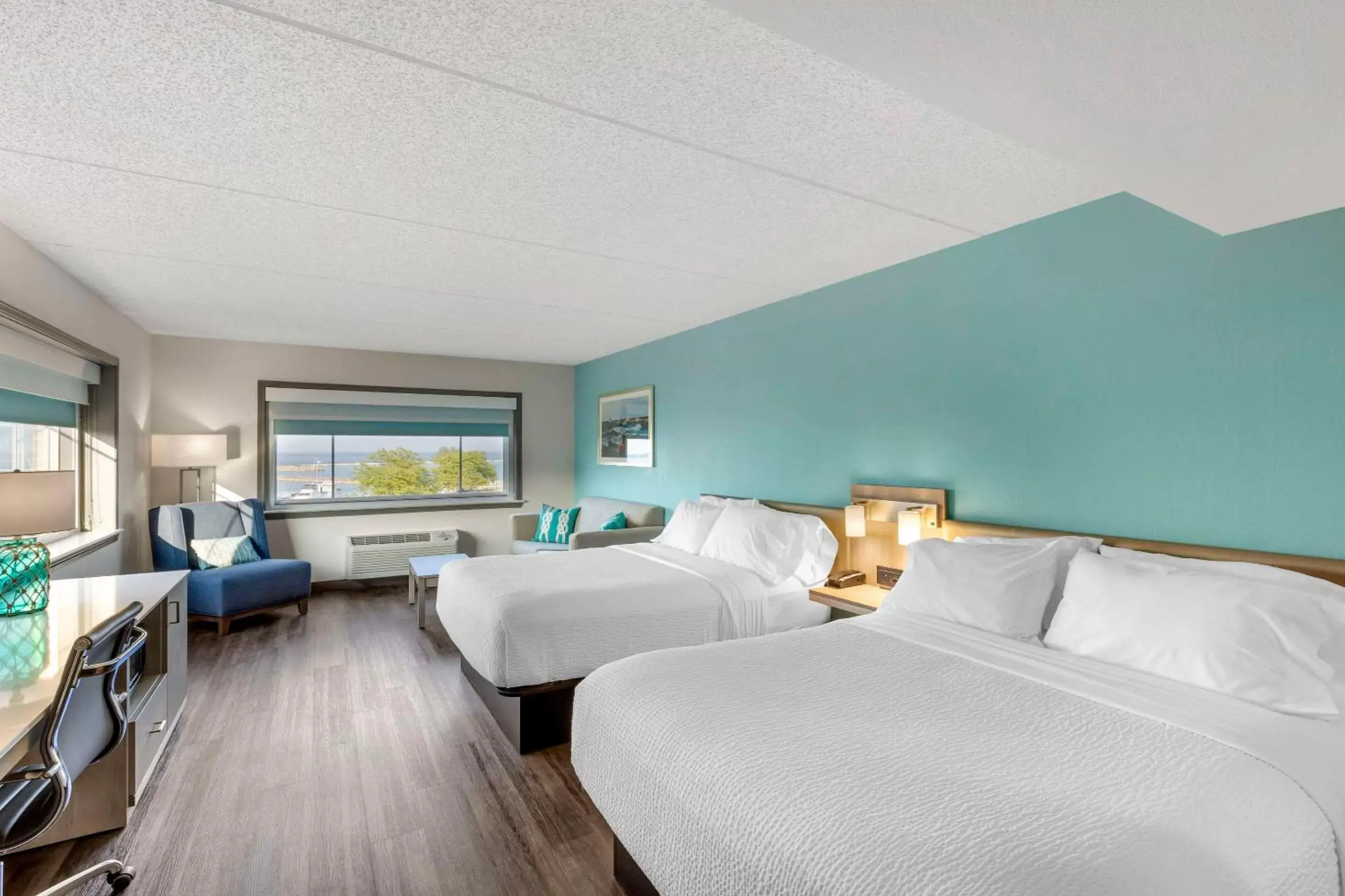 Bedroom in The Harborview, Ascend Hotel Collection