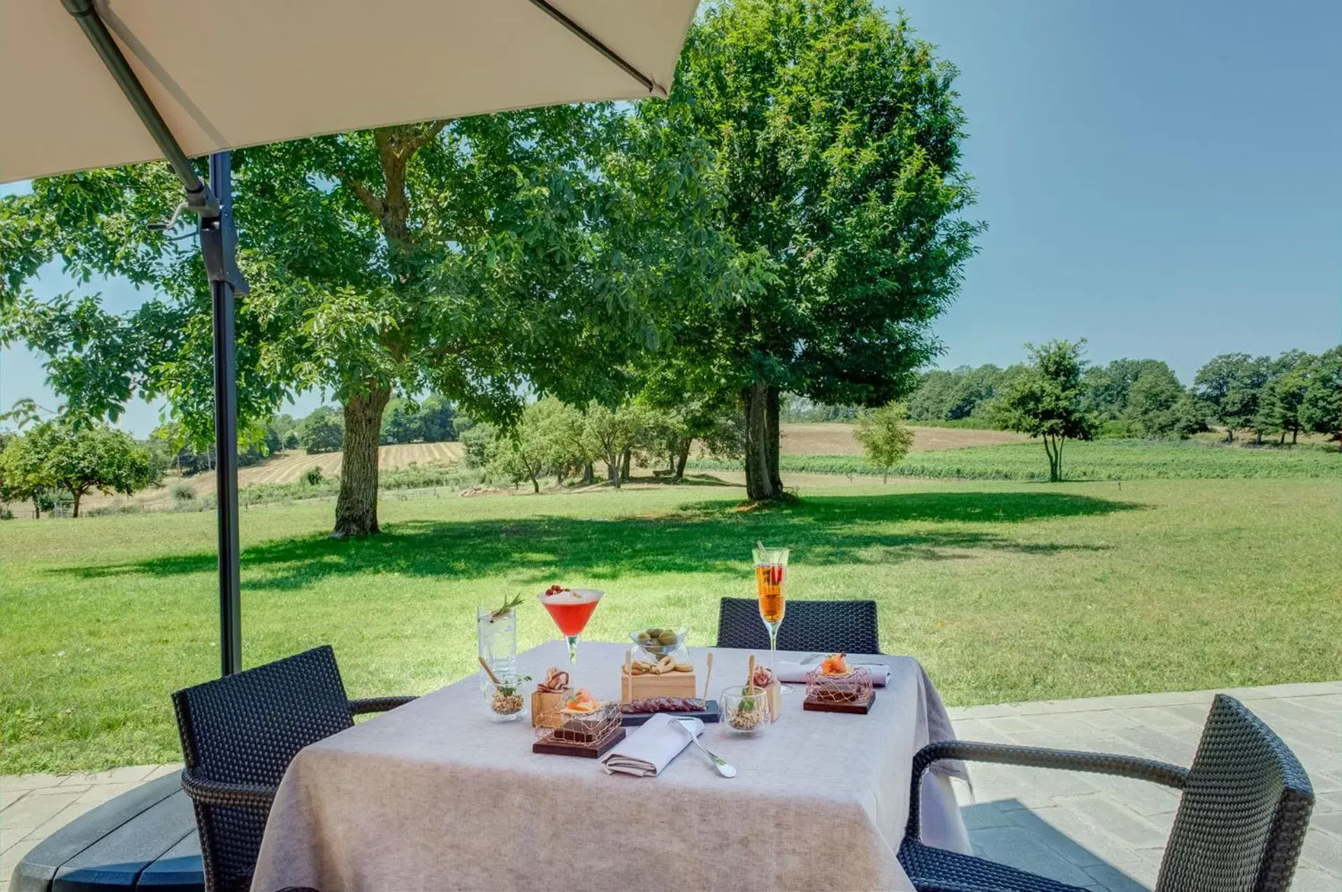 Patio, Restaurant/Places to Eat in Borgo La Chiaracia Resort & SPA