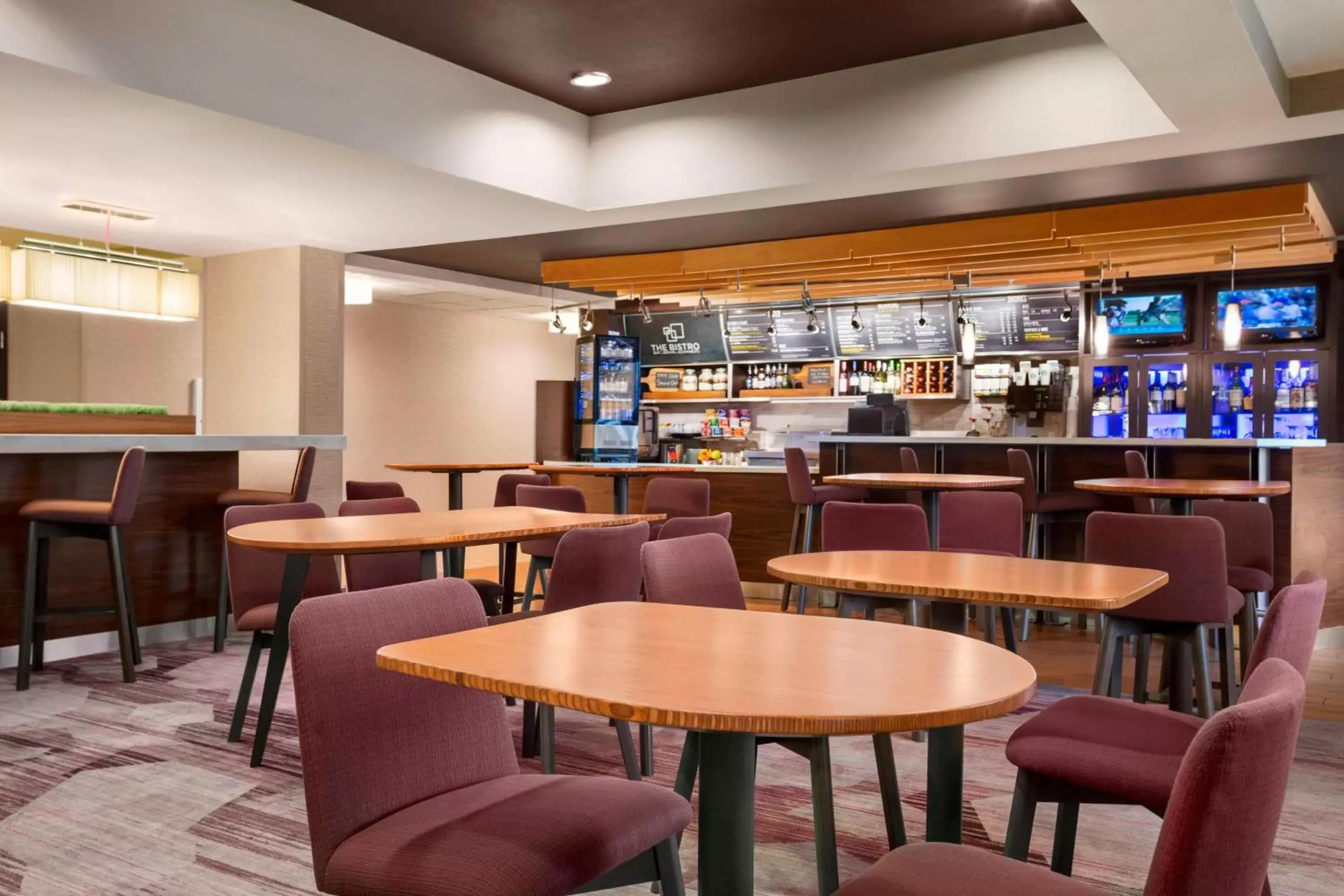 Restaurant/places to eat, Lounge/Bar in Courtyard by Marriott Springfield