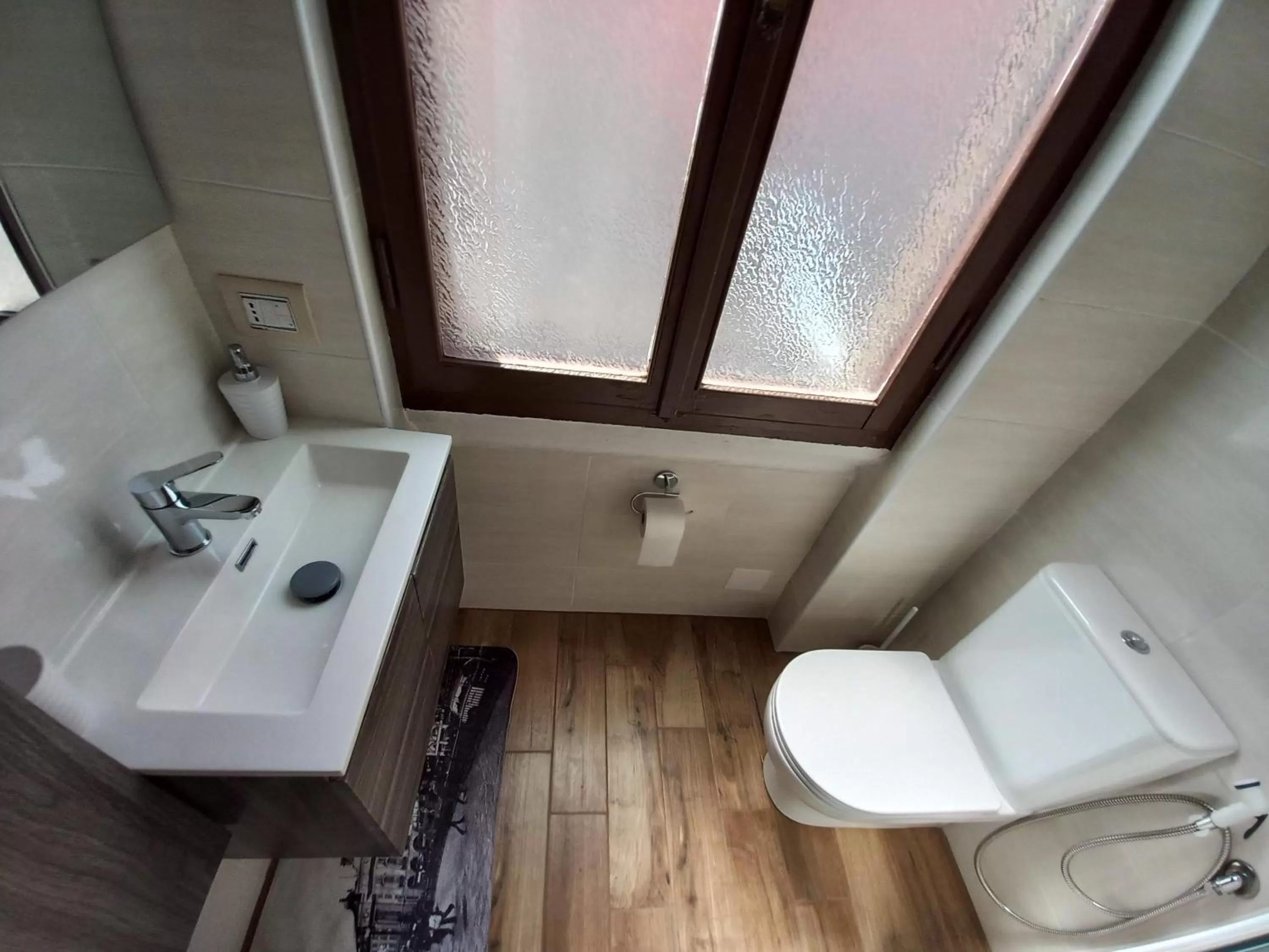 Toilet in Inna Best House