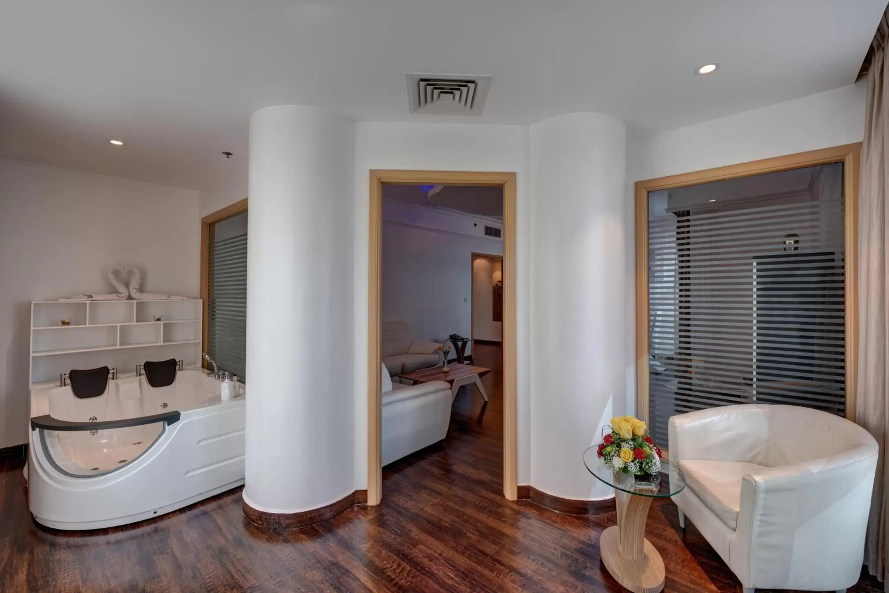 Bedroom, Bathroom in Emirates Grand Hotel