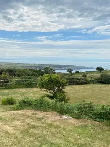 Garden in Sea and Mountain View Luxury Glamping Pods Heated