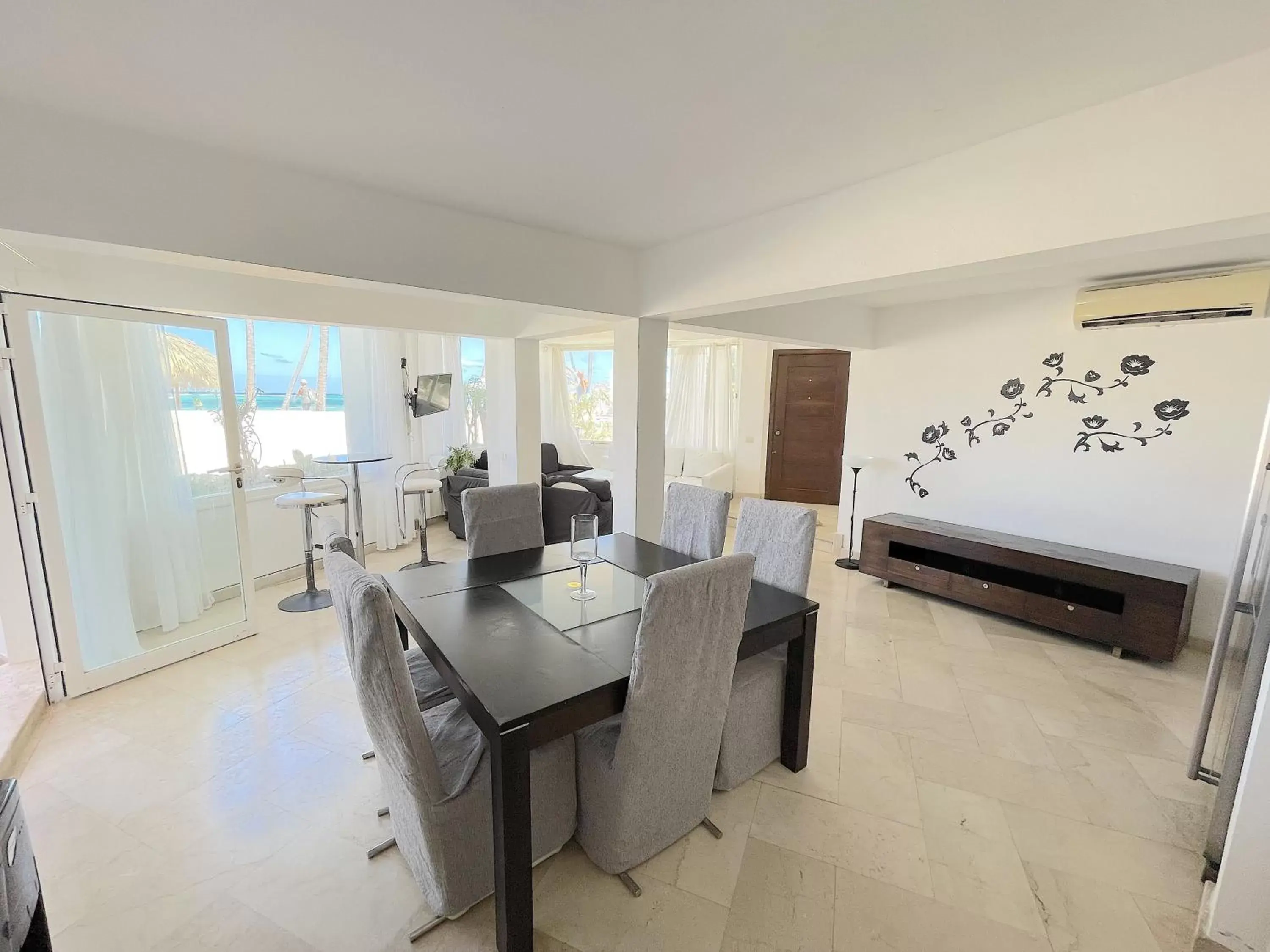 Kitchen or kitchenette, Dining Area in CARIBBEAN GALAXY HOTEL Los Corales BAVARO BEACH CLUB & SPA