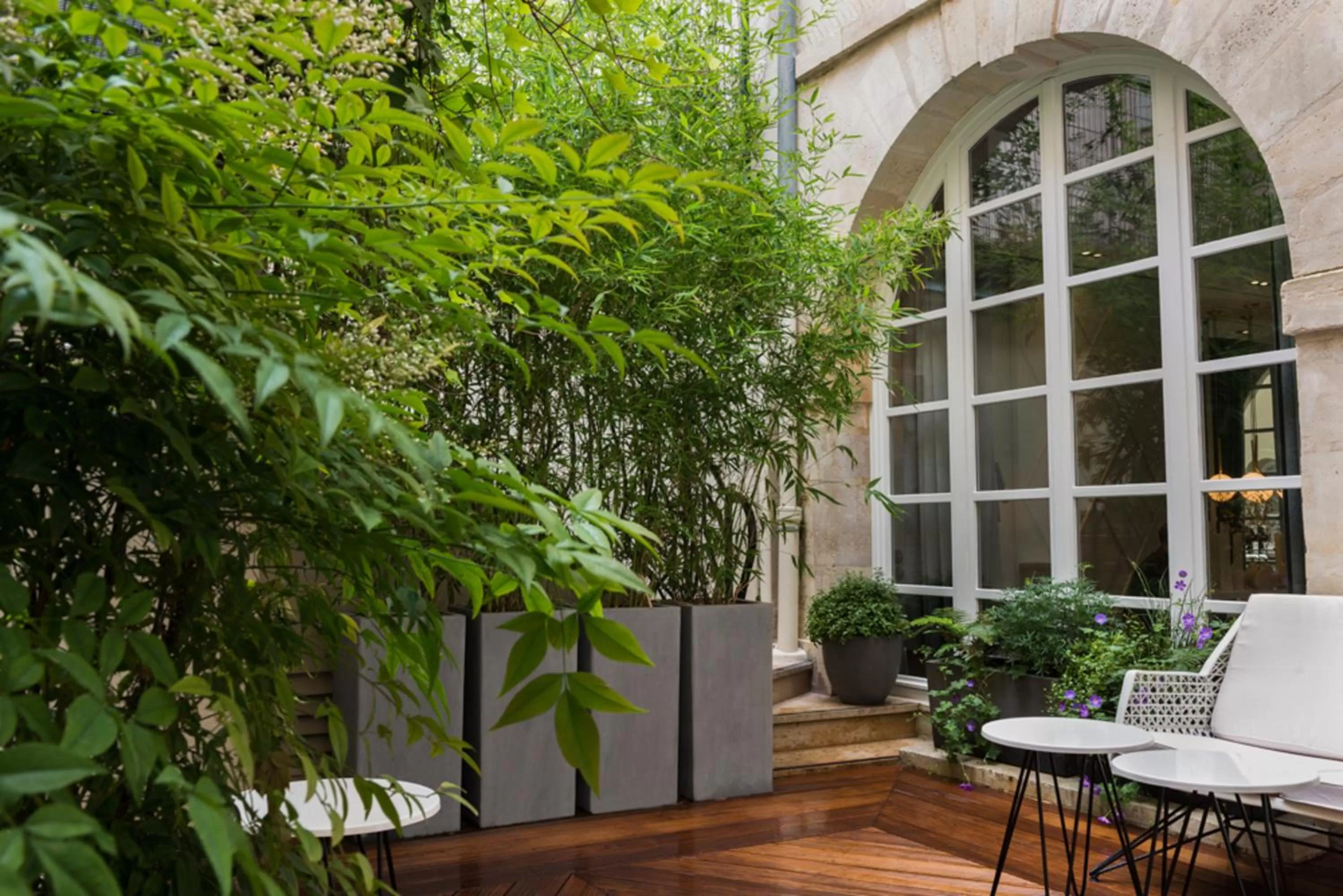 Patio in Millésime Hôtel