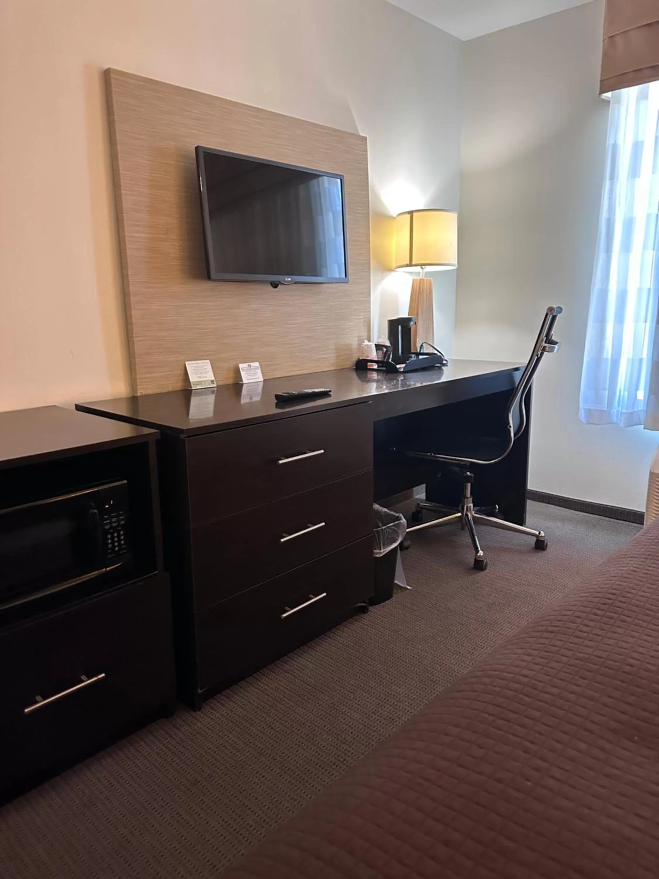 TV and multimedia in Sleep Inn & Suites Gulfport