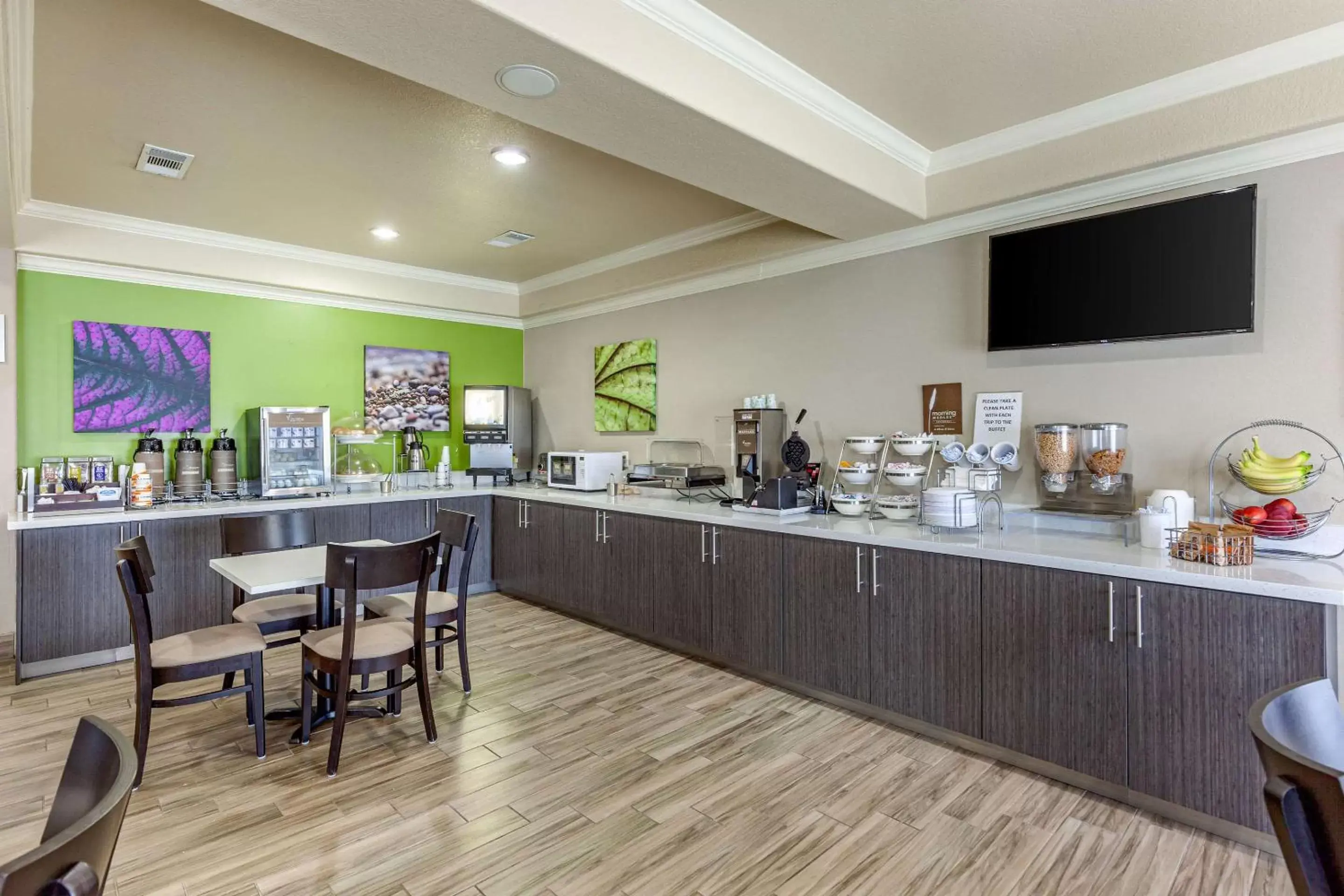 Restaurant/Places to Eat in Sleep Inn & Suites Hewitt - South Waco