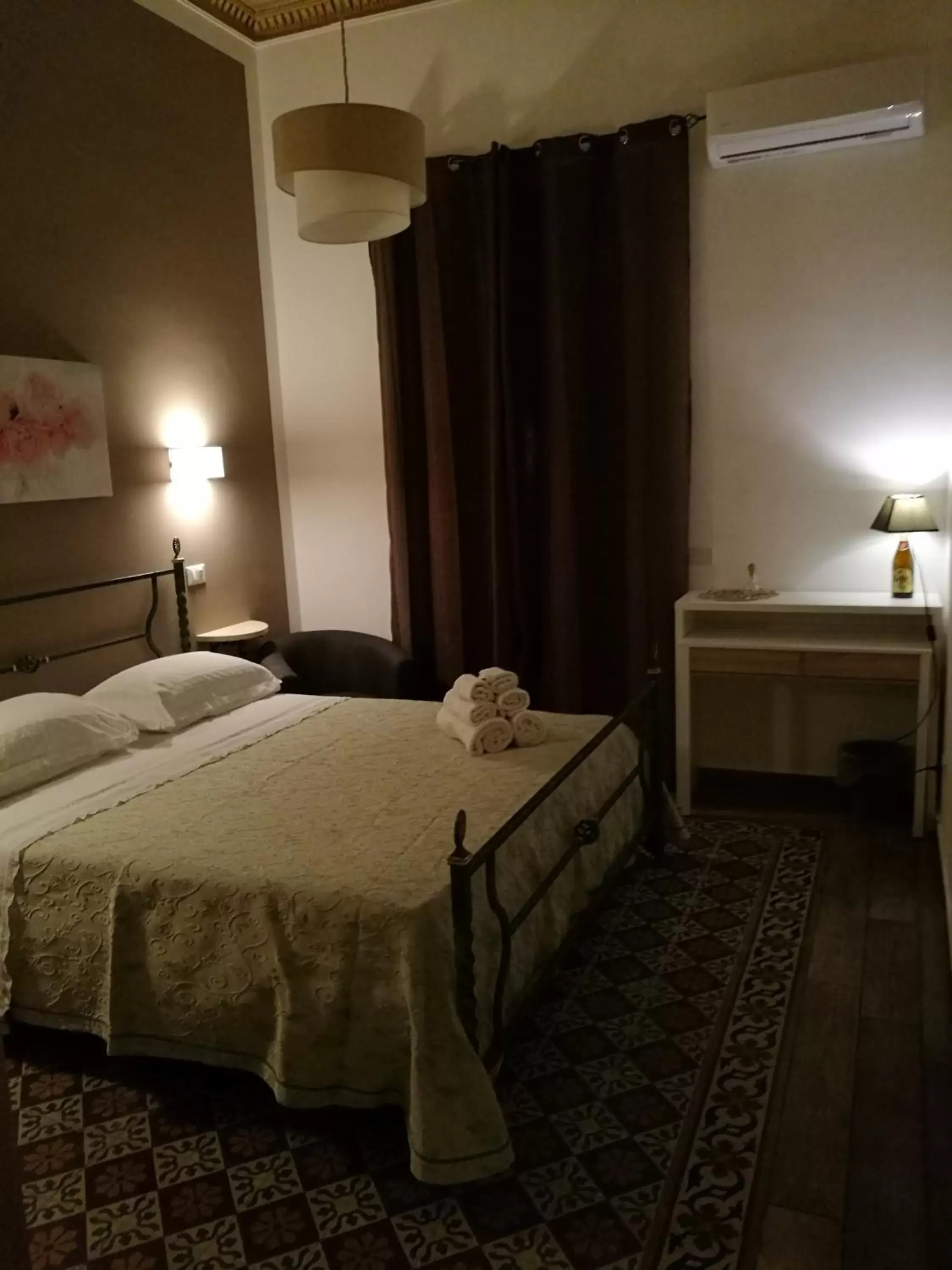 Photo of the whole room, Bed in BELLA PALERMO