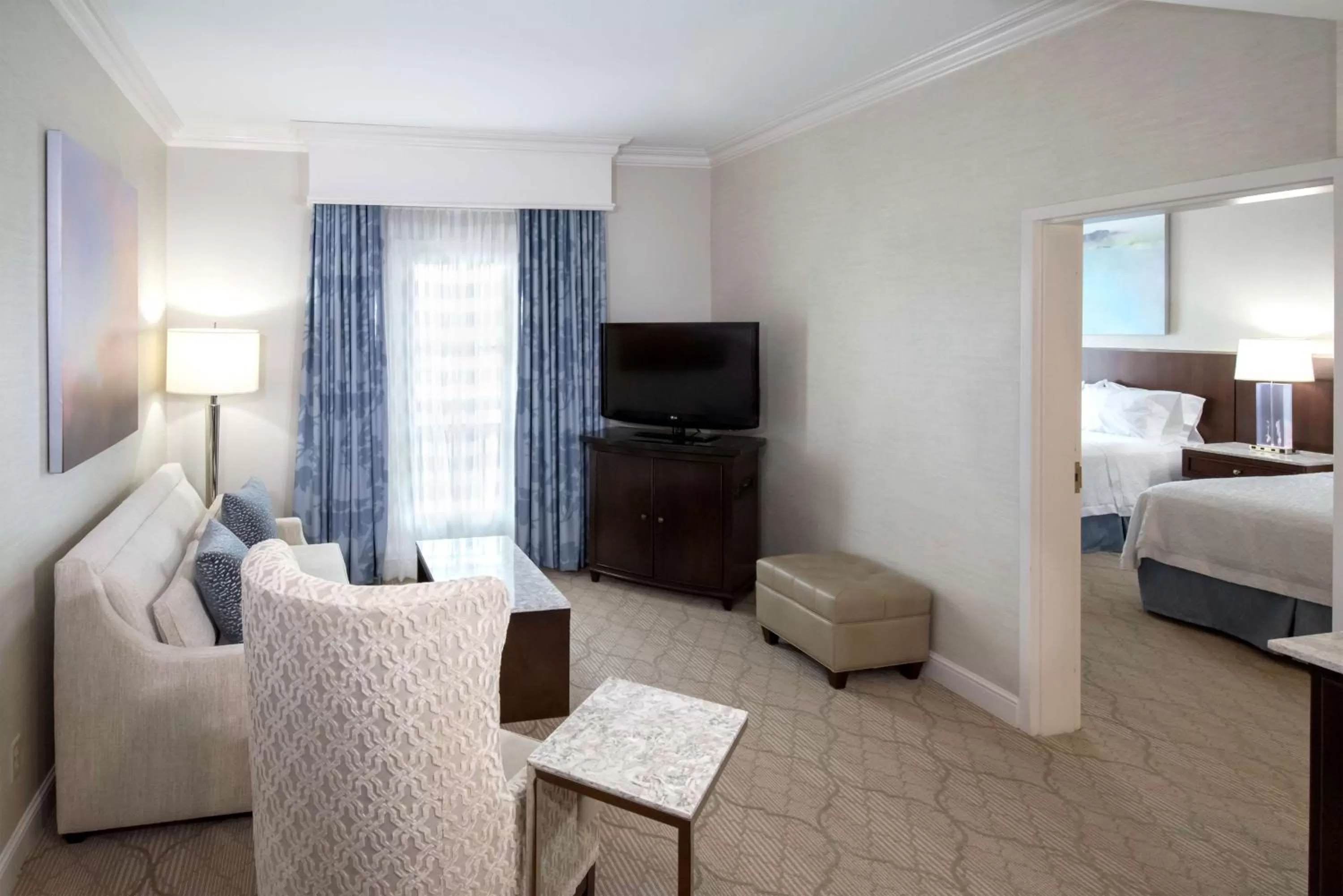 TV and multimedia, Bed in Hampton Inn & Suites South Park at Phillips Place