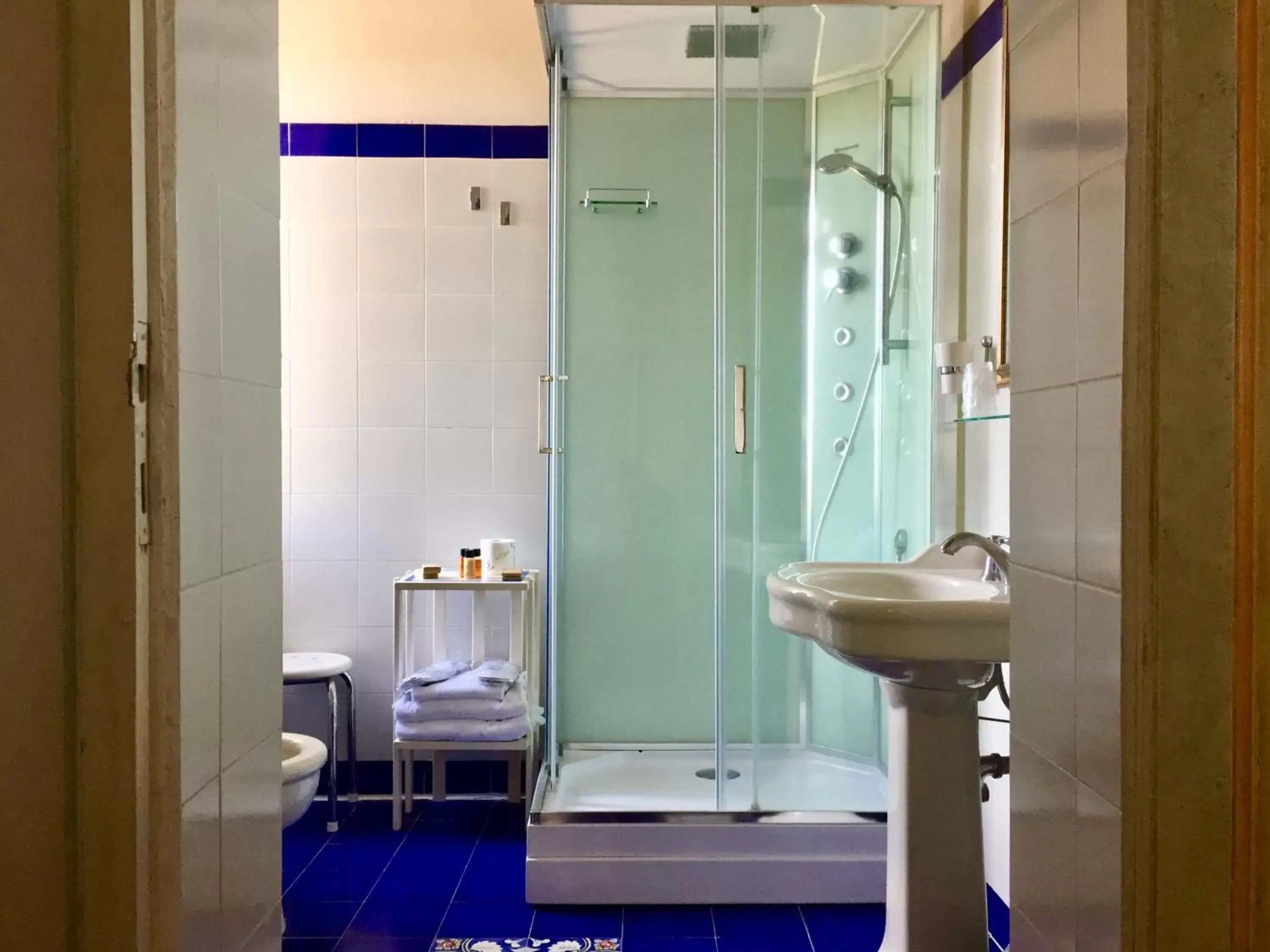 Bathroom in Hotel Palazzo di Valli