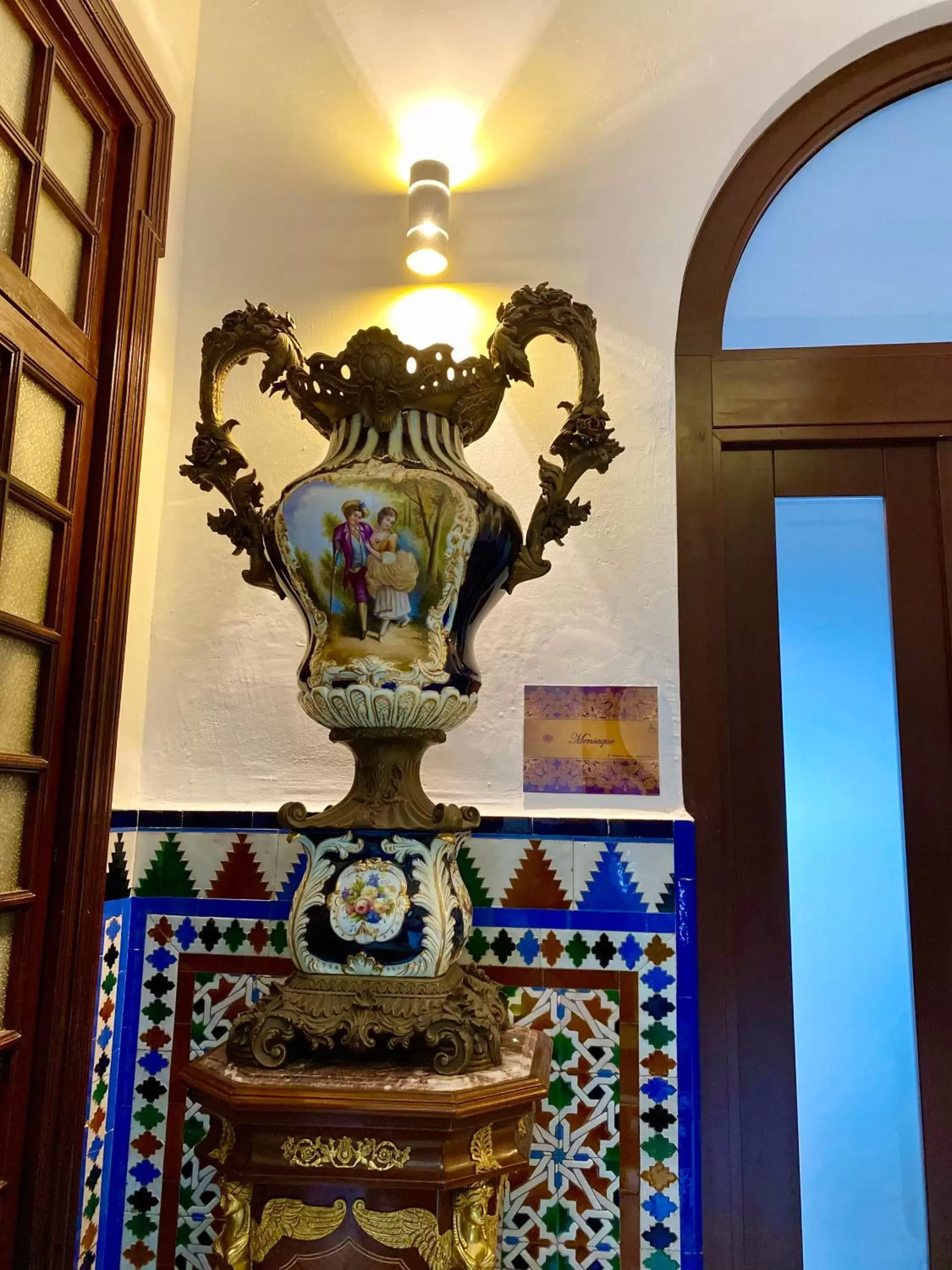 Decorative detail in Apartamentos "El Escondite de Triana"