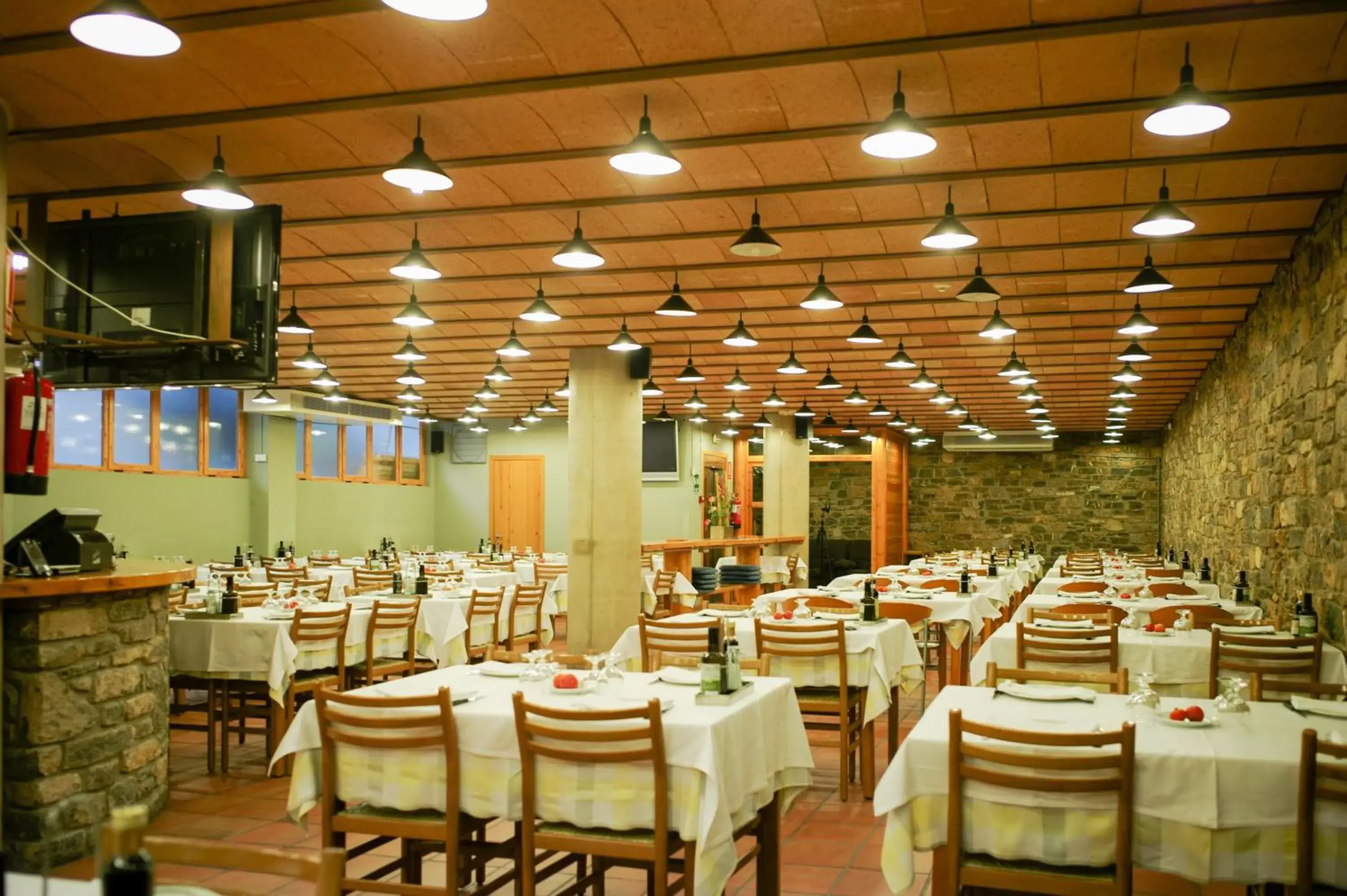 Business facilities, Restaurant/Places to Eat in Hotel Restaurant Les Brases