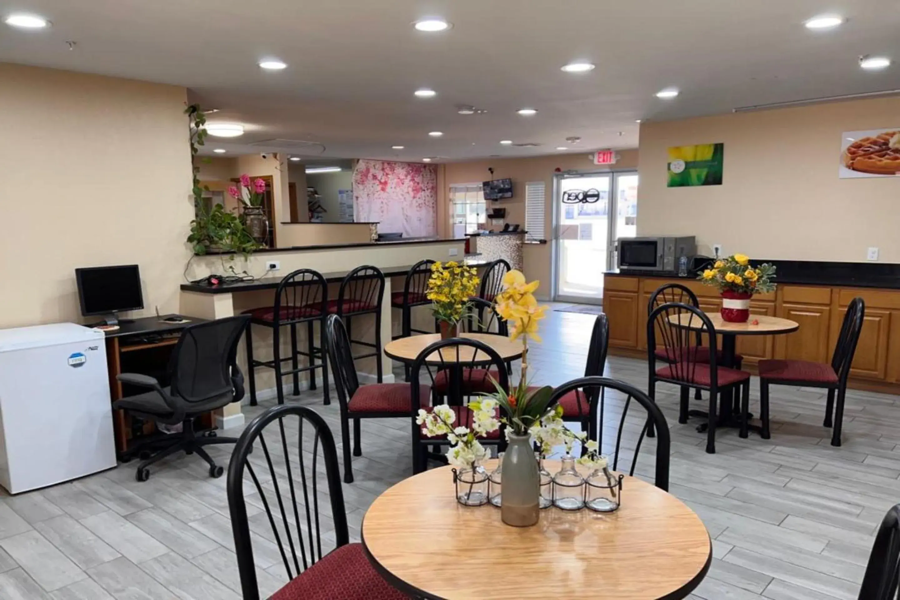 Area and facilities, Restaurant/Places to Eat in CAMBRIDGE INN