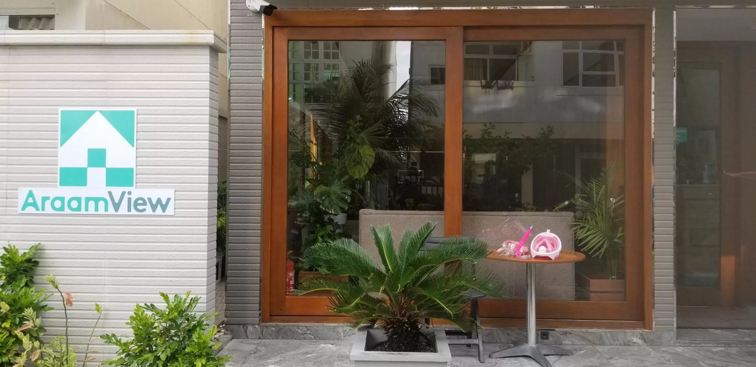 Facade/entrance in Araamview