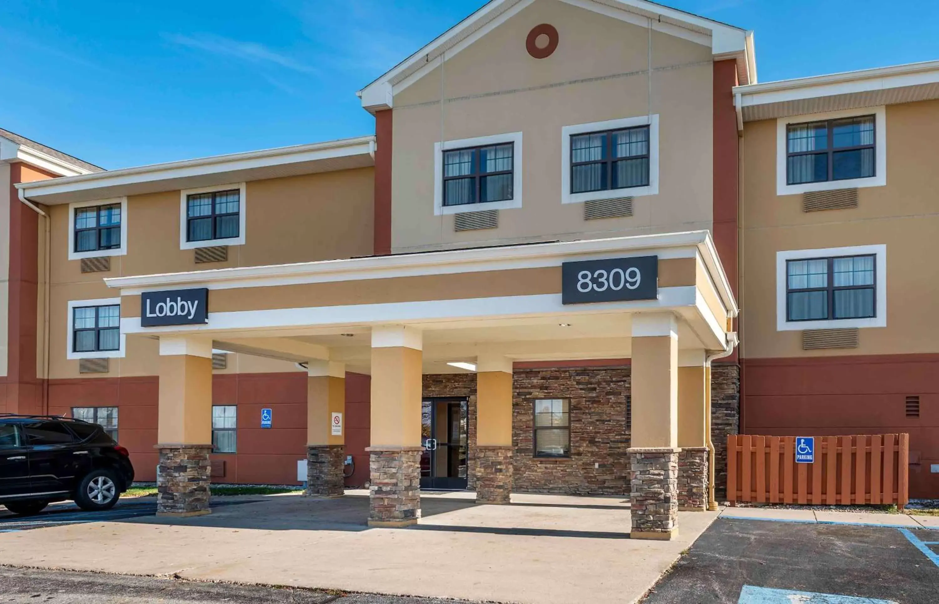 Property Building in Extended Stay America Suites - Fort Wayne - South