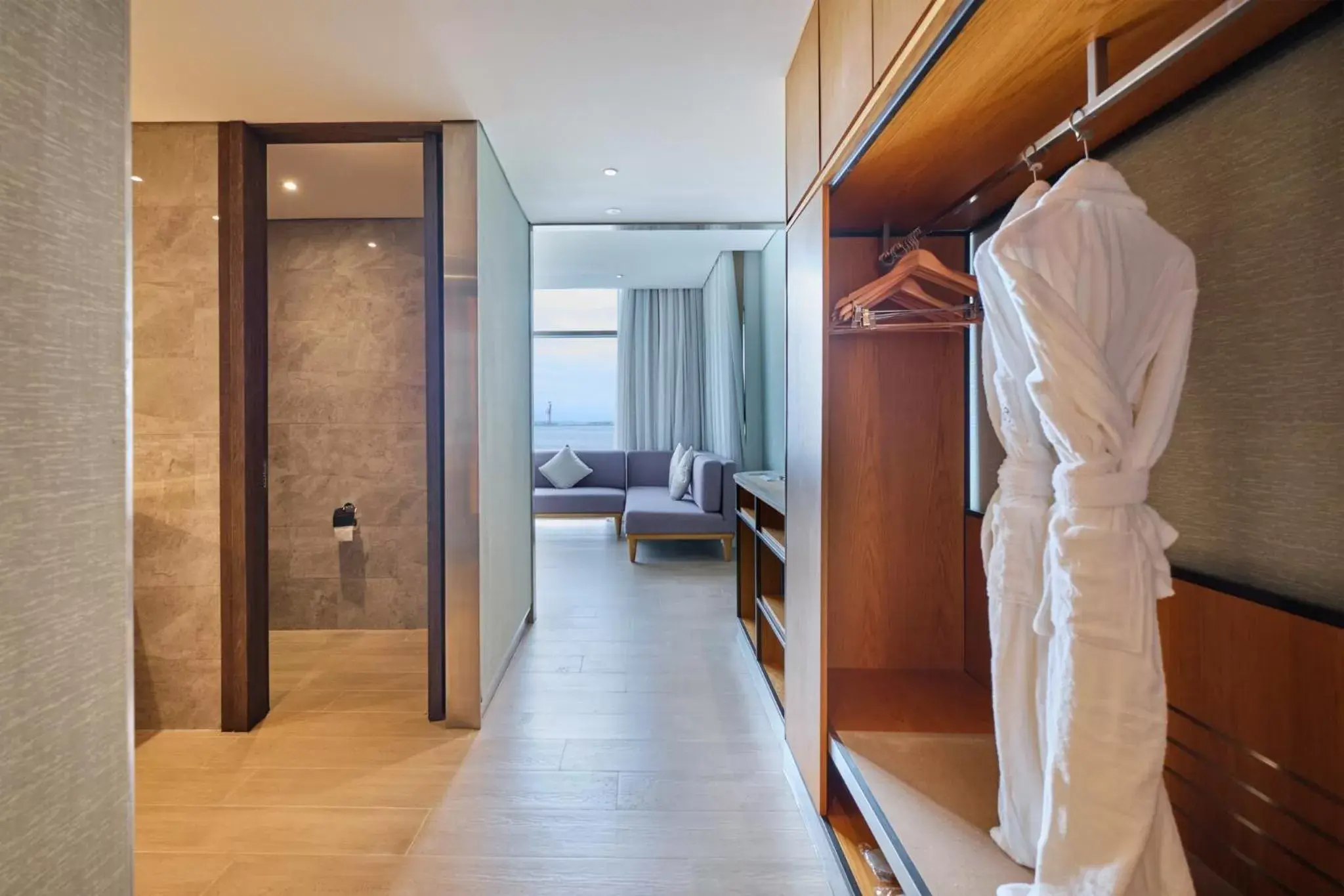 wardrobe in Hotel H2o