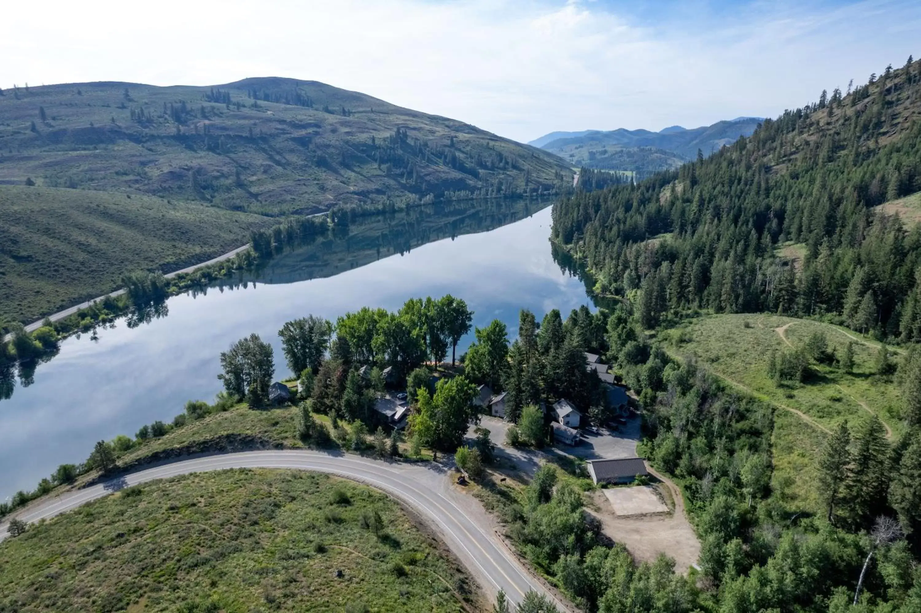 Property building, Bird's-eye View in Sun Mountain Lodge