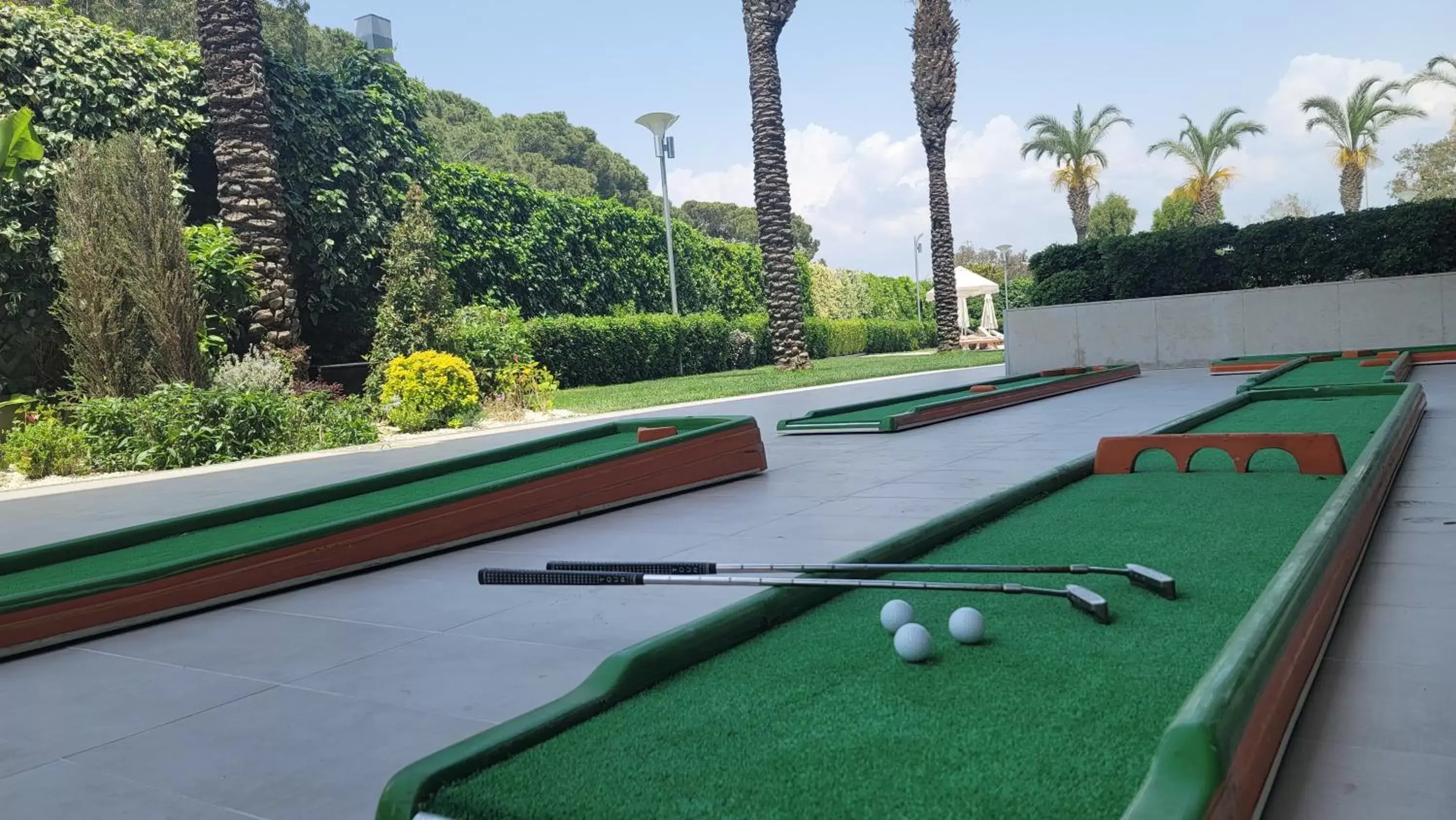 Minigolf, Billiards in Wyndham Grand İzmir Özdilek