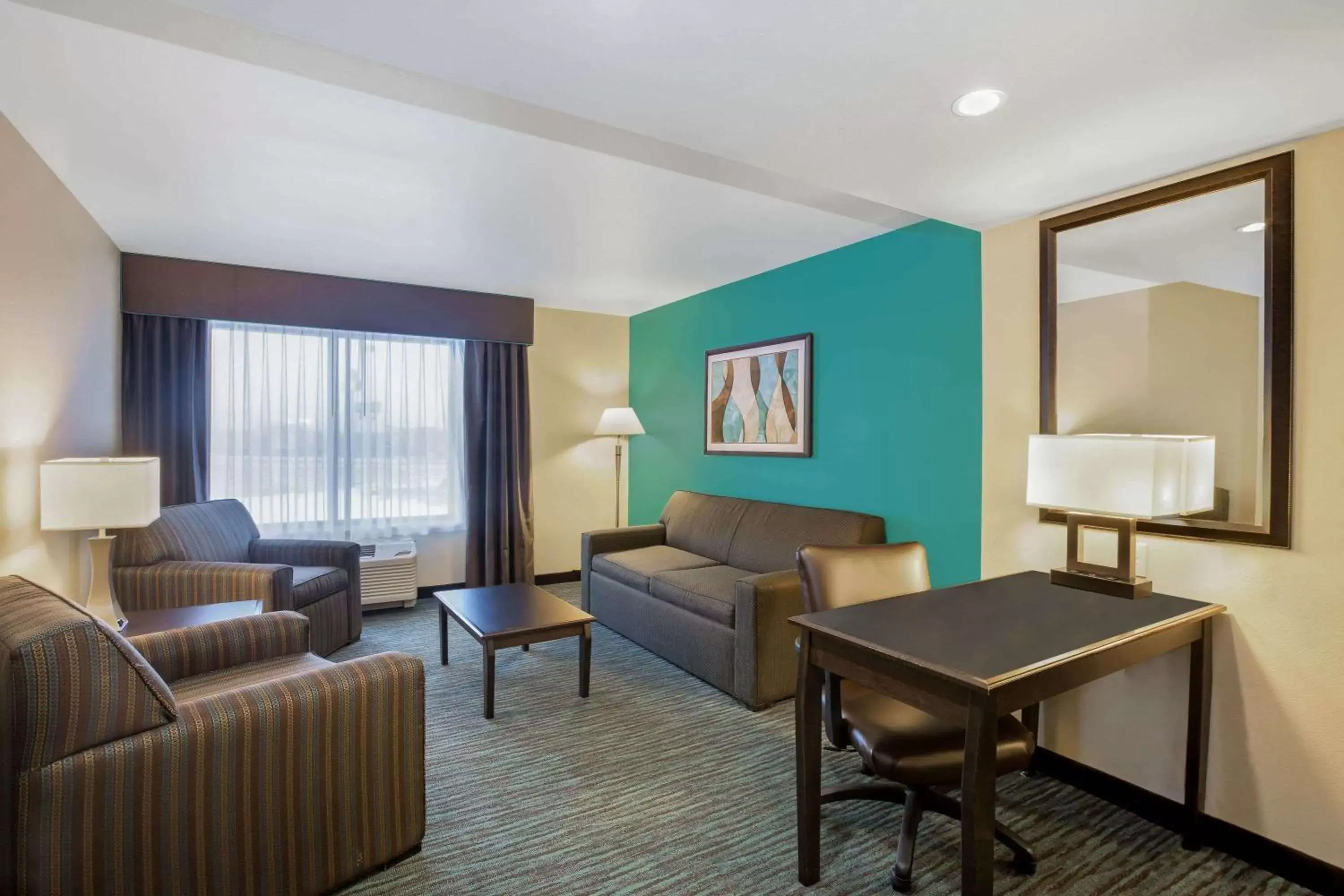 Bed, Seating Area in La Quinta by Wyndham Sioux Falls