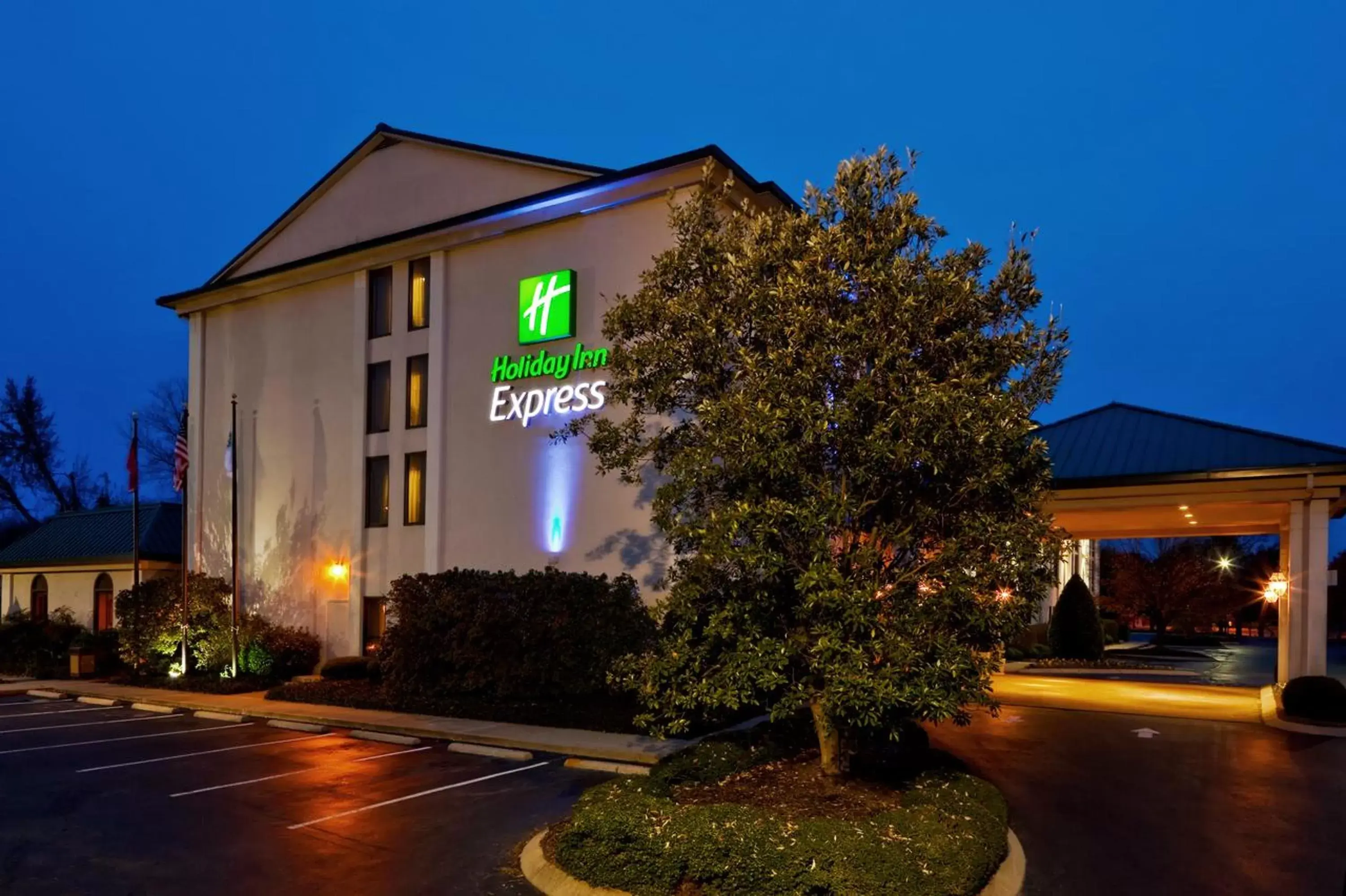 Property building in Holiday Inn Express Nashville-Hendersonville, an IHG Hotel