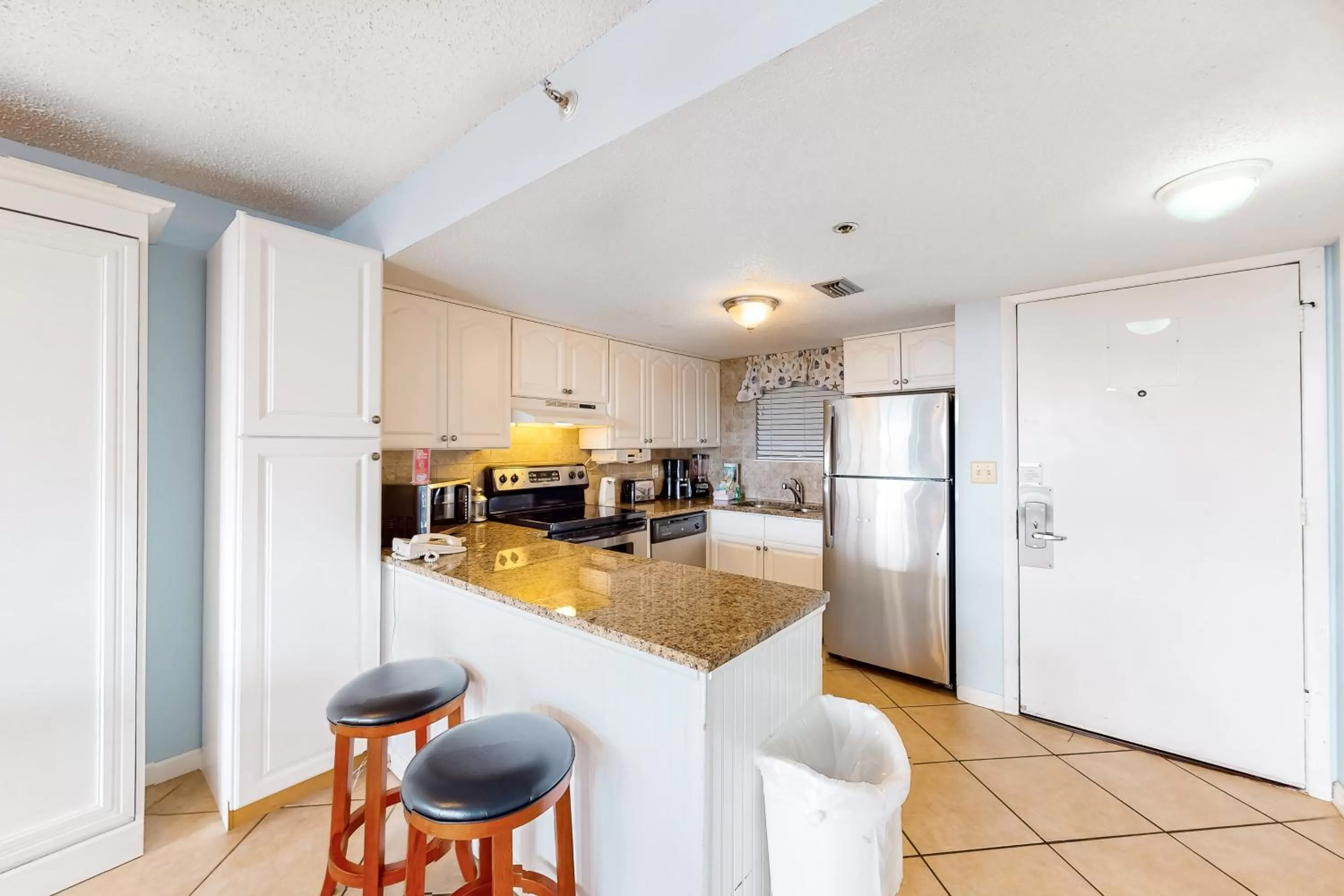 Kitchen/Kitchenette in Sundestin Beach Resort 0414