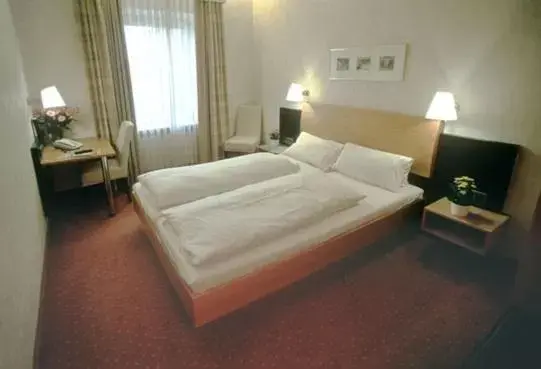 Day, Bed in Hotel Jedermann