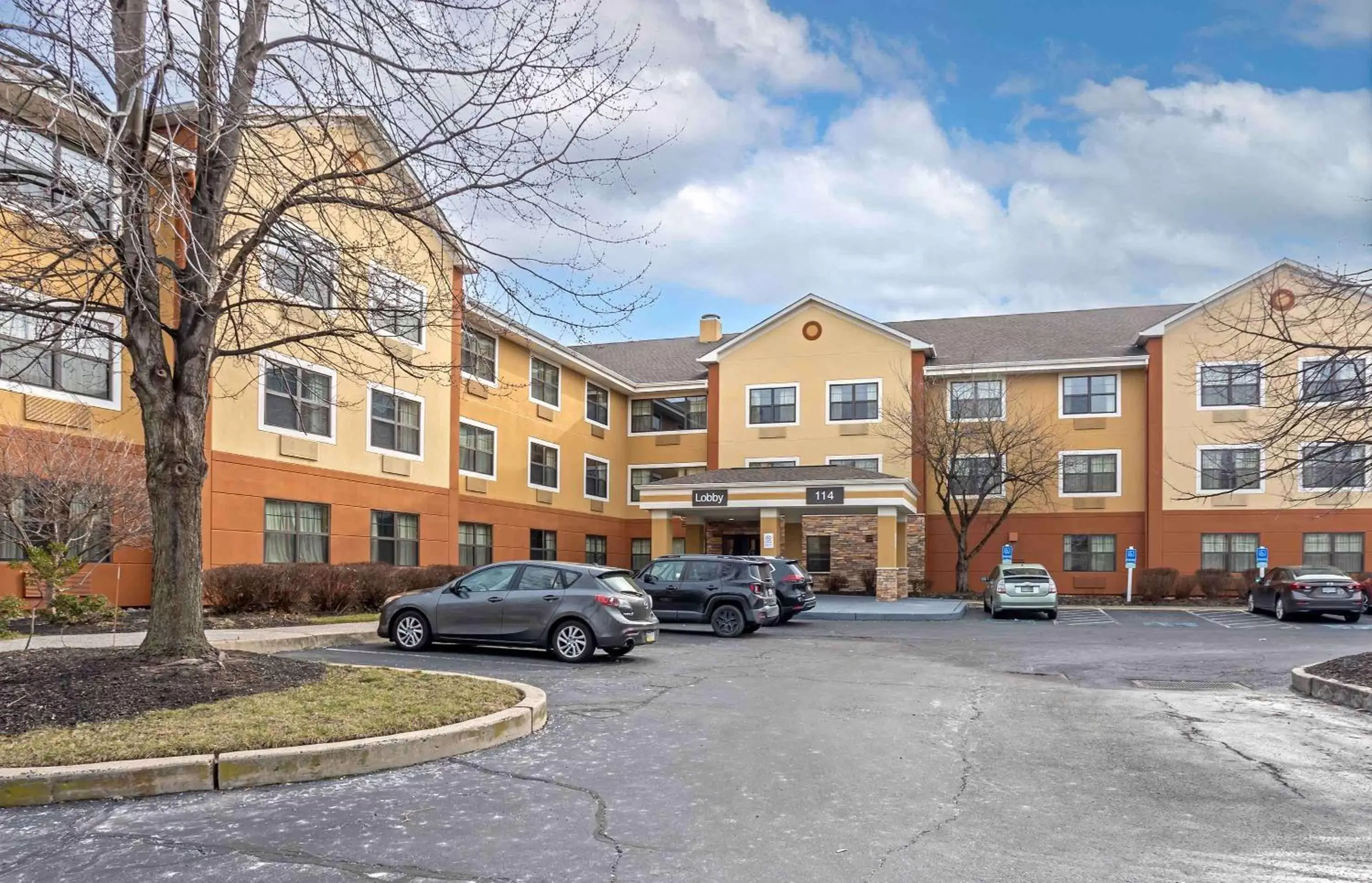 Property Building in Extended Stay America Suites - Philadelphia - Horsham - Welsh Rd