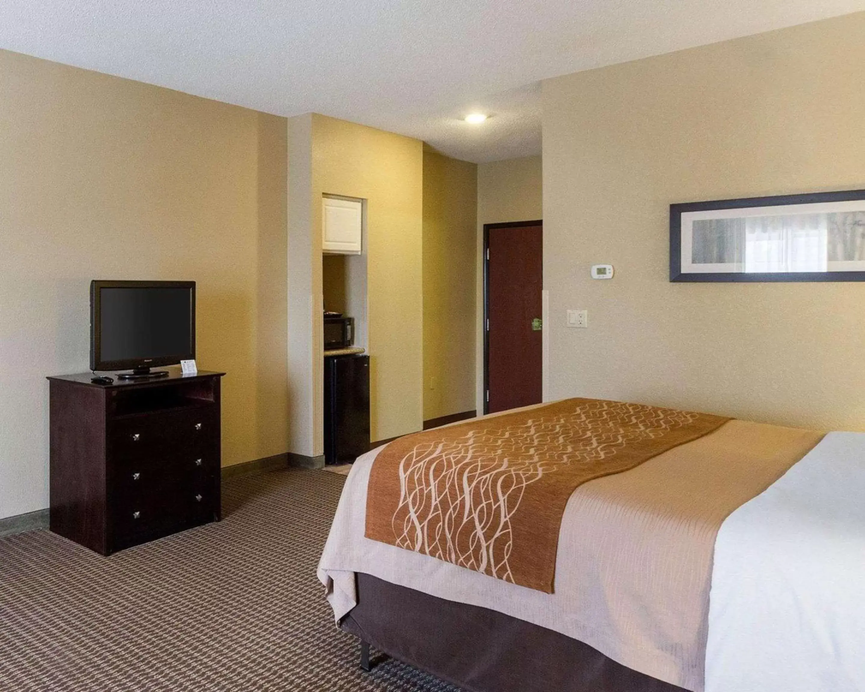 Photo of the whole room, Bed in Comfort Inn & Suites Burnet