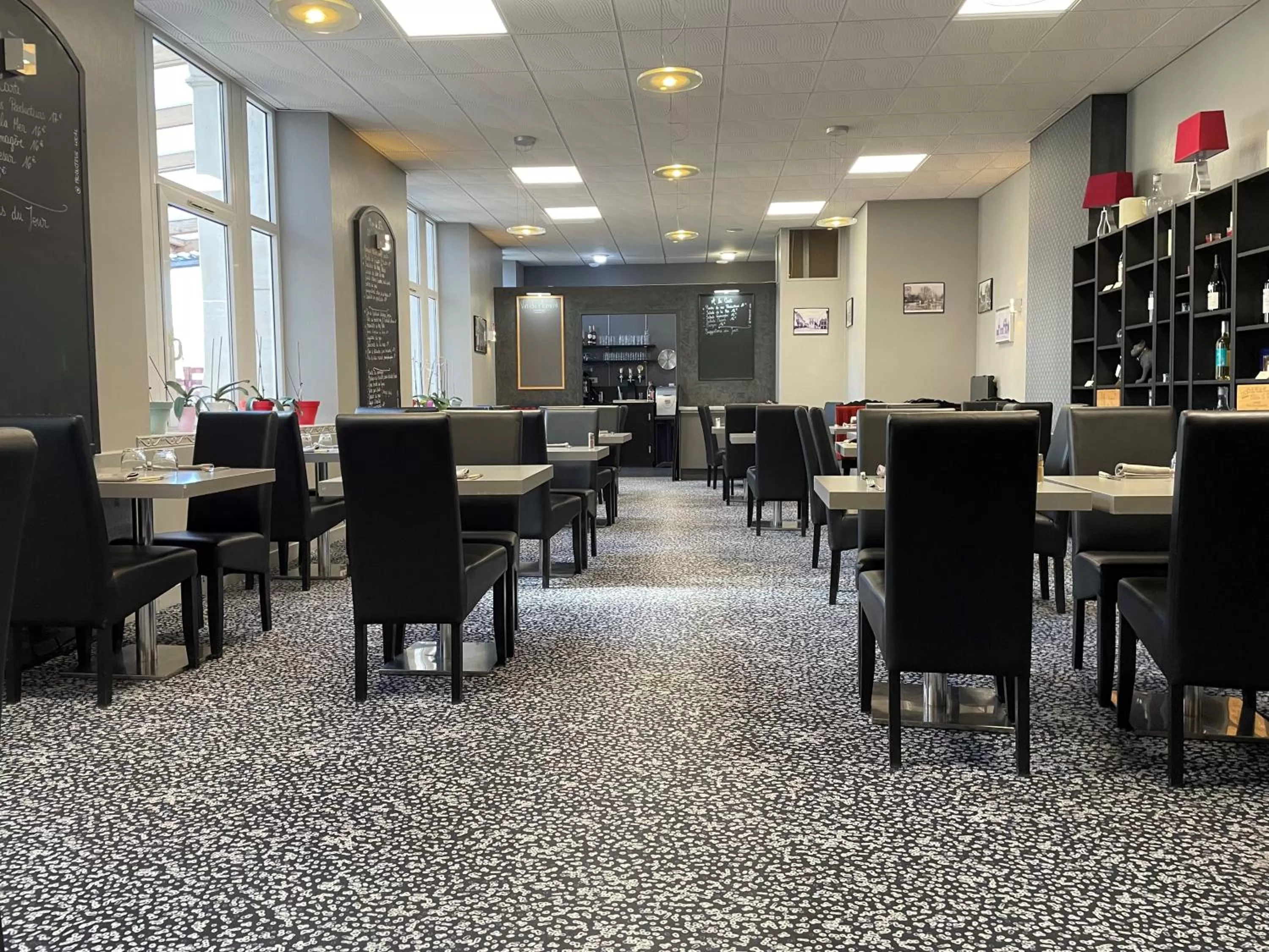 Restaurant/places to eat in Hôtel Restaurant de l'Ecu