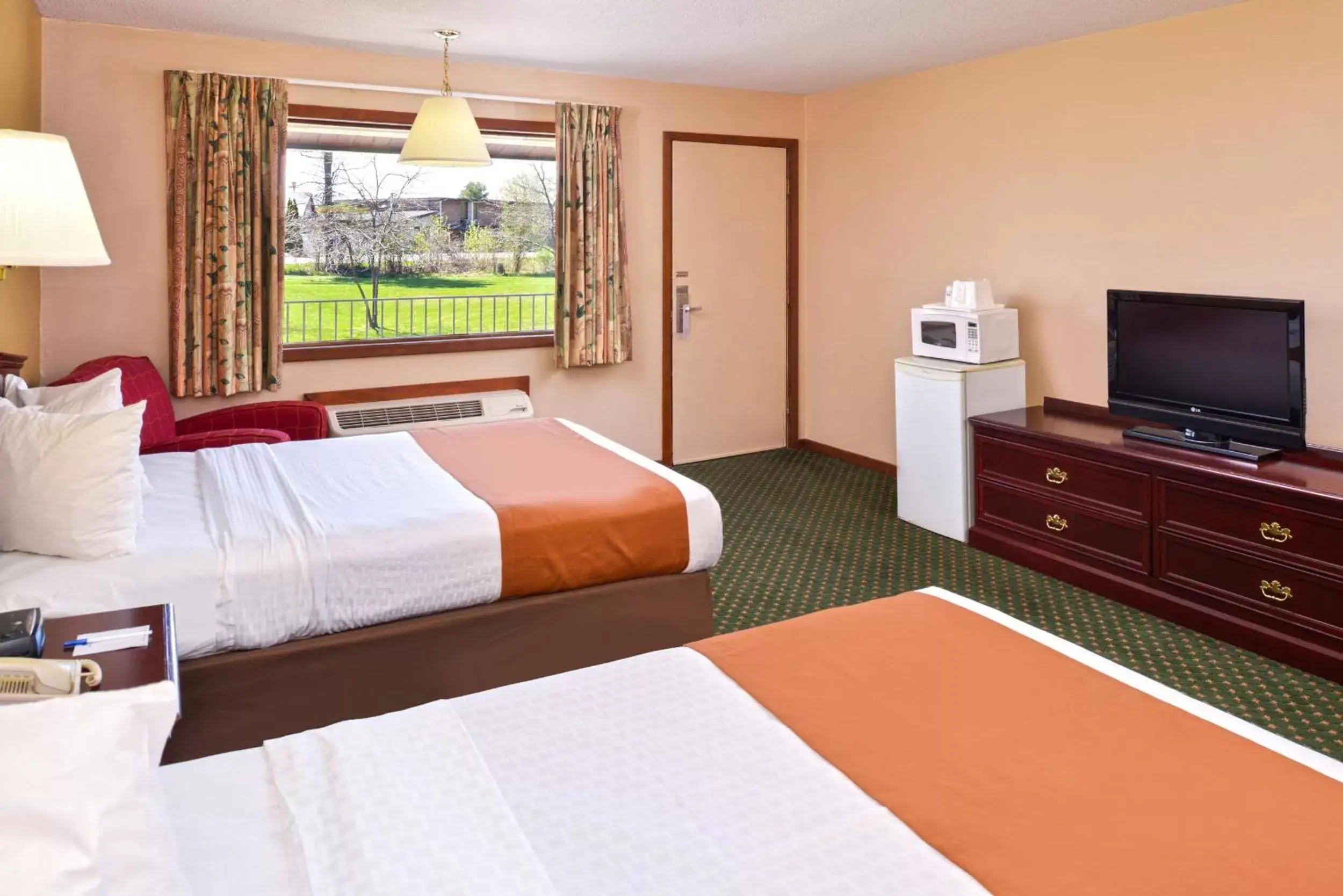 Bedroom, Bed in Americas Best Value Inn Plattsburgh Bedroom, Bed in Americas Best Value Inn Plattsburgh