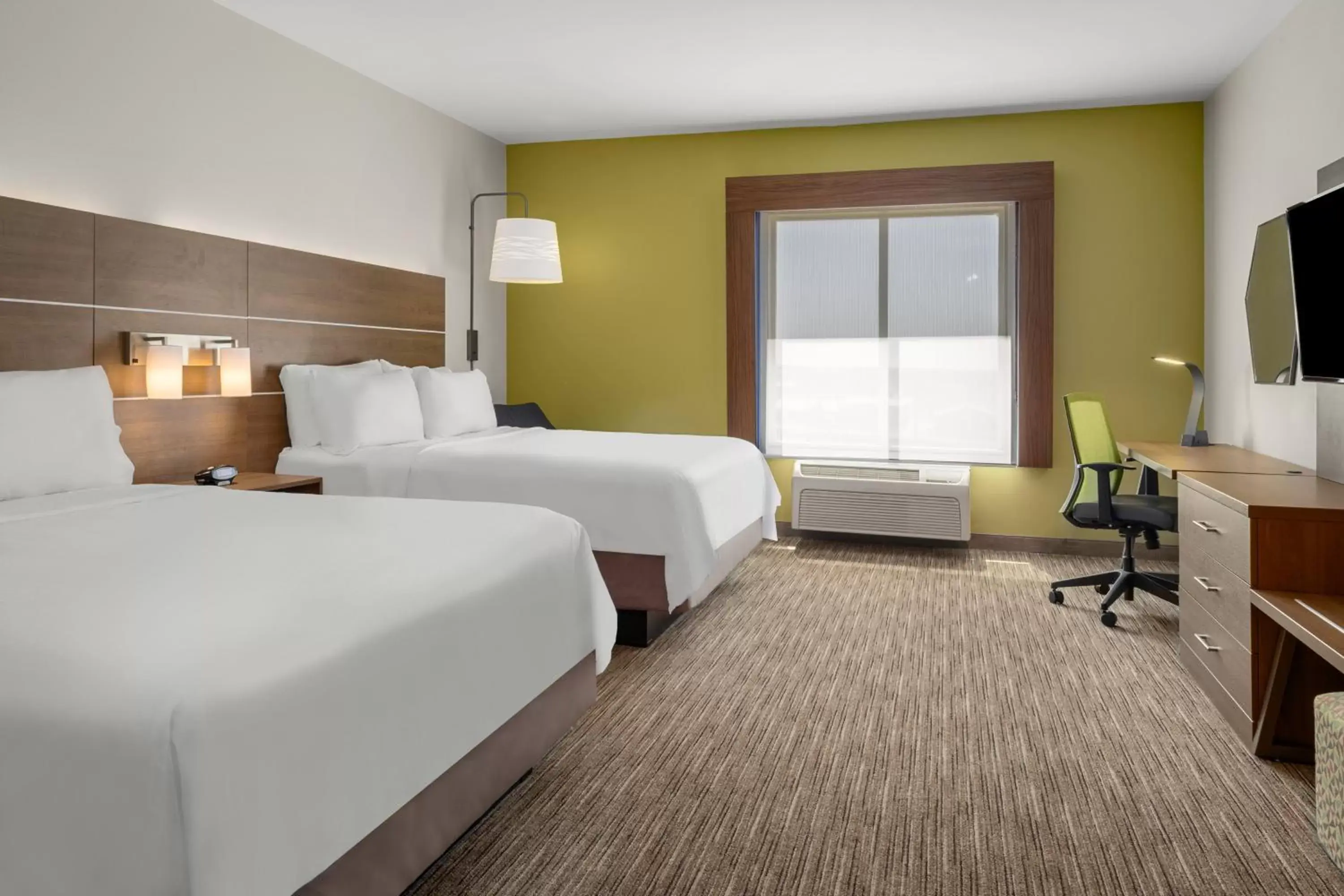 Photo of the whole room, Bed in Holiday Inn Express & Suites Graham, an IHG Hotel