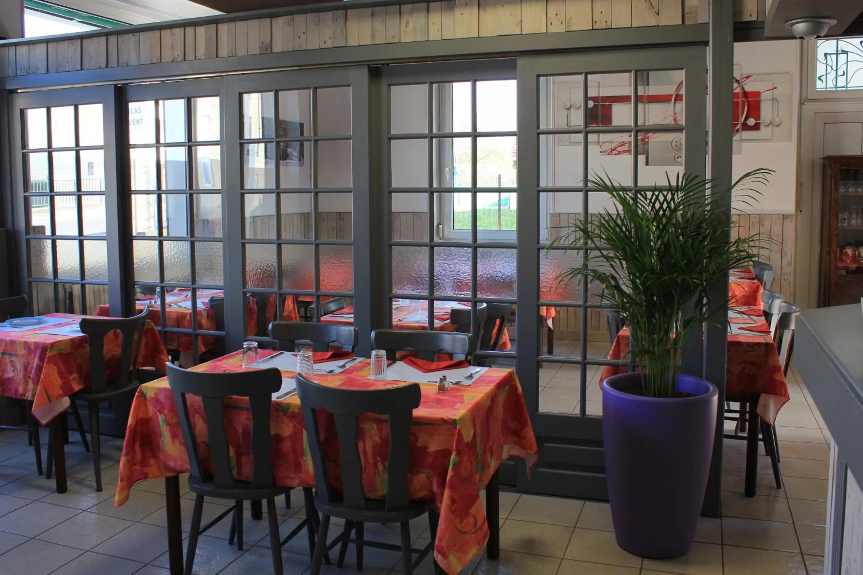 Restaurant/places to eat in L Etoile d'Argent