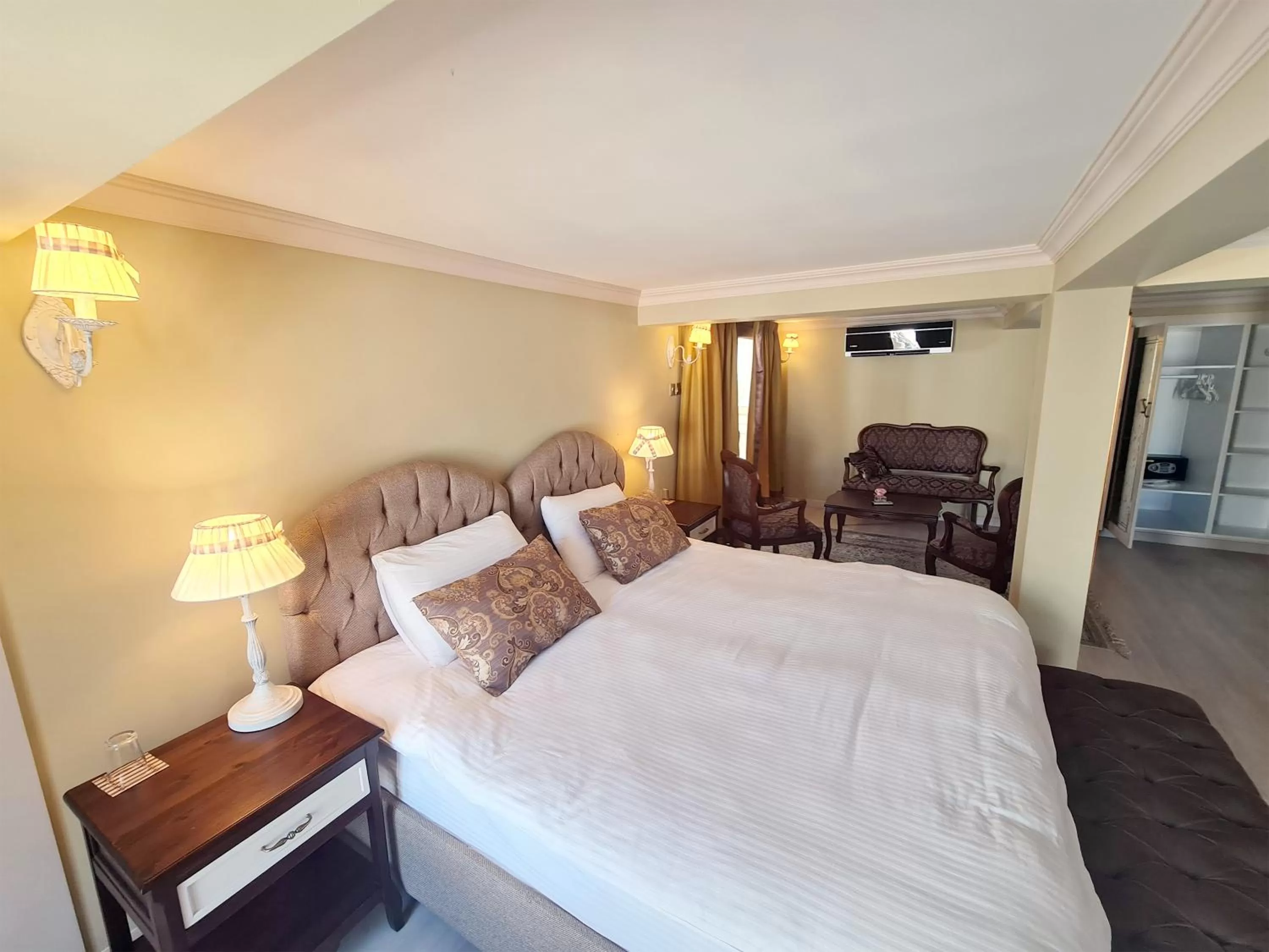 Living room, Bed in SOFIA BOUTIQUE HOTEL